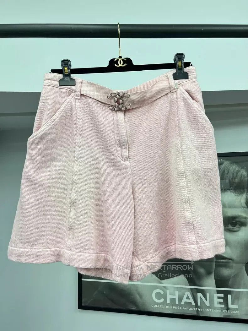 Chanel Chanel Pink high-waisted old denim shorts Size 25" / US 0 / IT 36 - 1 Thumbnail