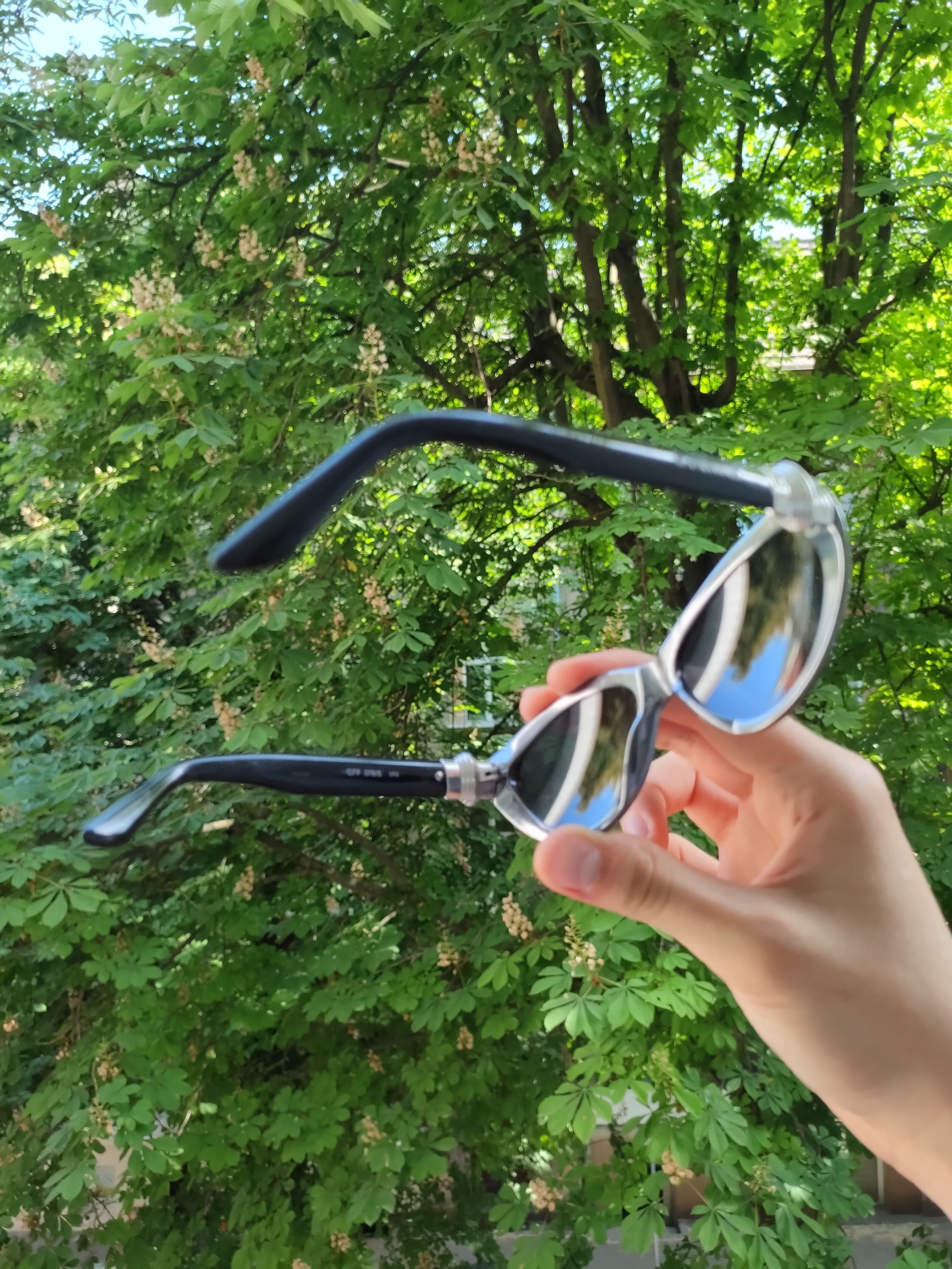 Gianfranco Ferre Gianfranco Ferre 90's Black & Silver Oval Cateye Sunglasses Size ONE SIZE - 3 Thumbnail