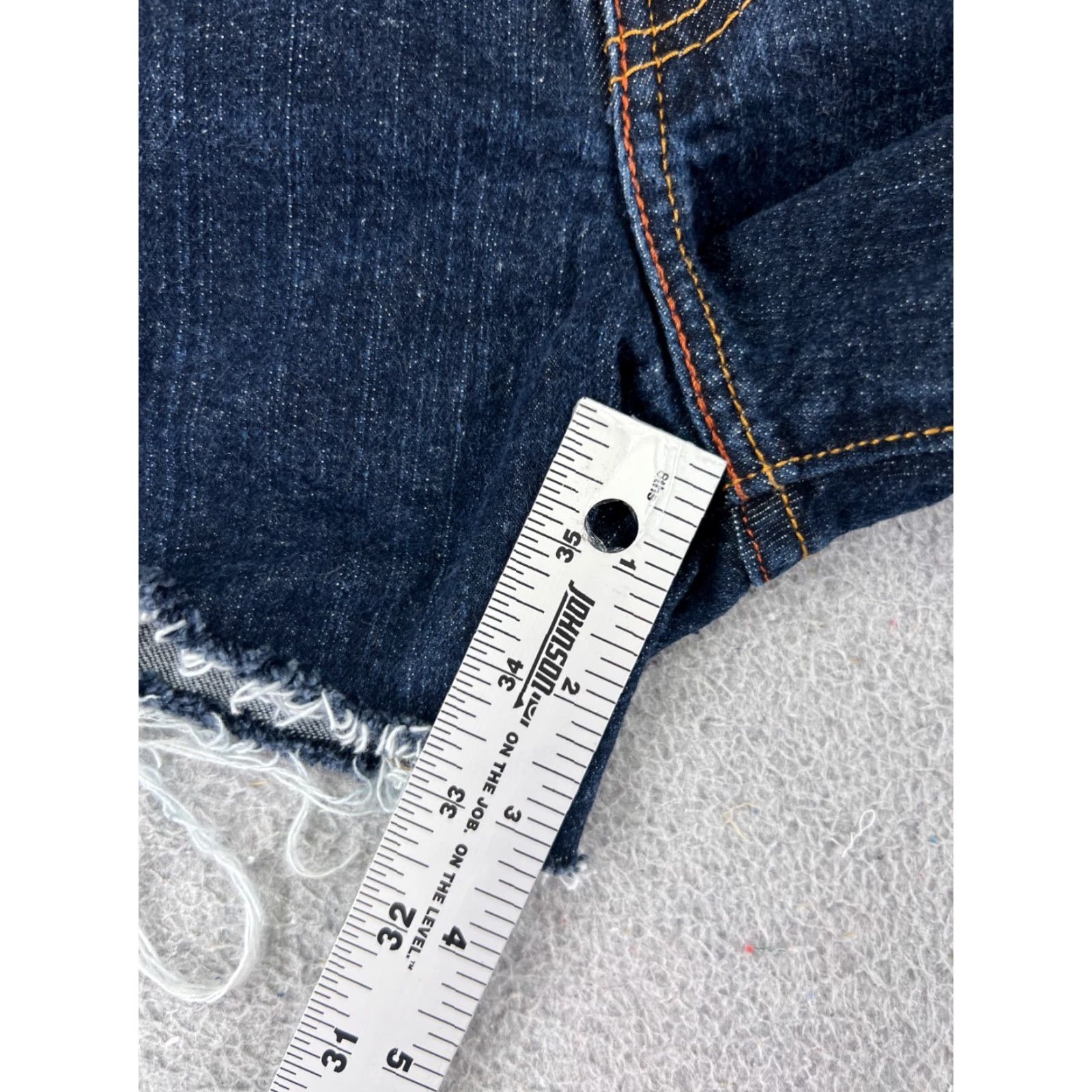 Levi's Levi's Shorts Womens 4 Blue Denim Jean 505 Cutoff Dark Wash Cotton Blend 26x3 Short Casual Womens Size 27" / US 4 / IT 40 - 7 Thumbnail