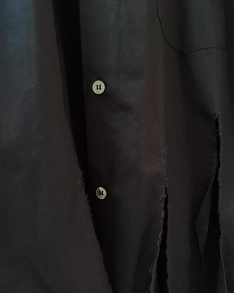 Comme des Garcons Comme Des Garcons Classic Black Rip Long Sleeve Shirt Size US S / EU 44-46 / 1 - 3 Thumbnail