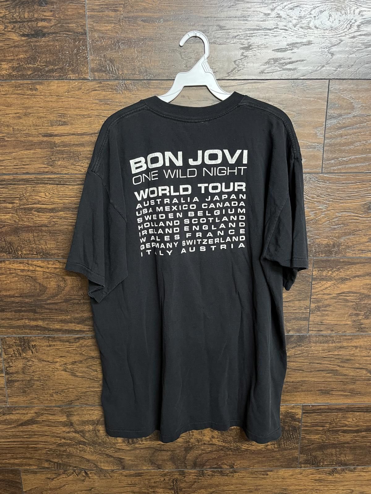 VTG Bon Jovi T-shirt One Wild Night World Tour Tee 2001 XL