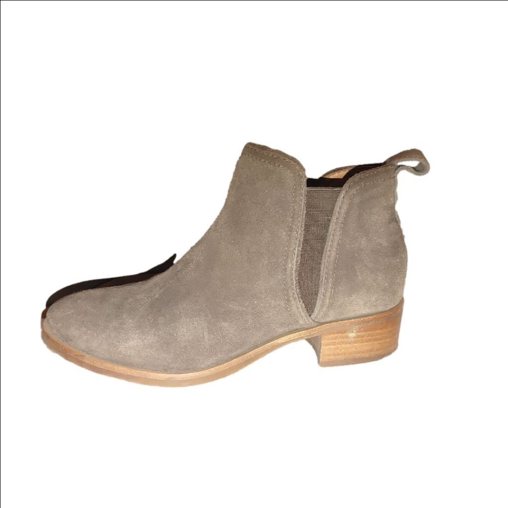 Lucky Brand Lucky Brand Pogan Suede Ankle Booties Size 8M Size US 8 / IT 38 - 1 Thumbnail