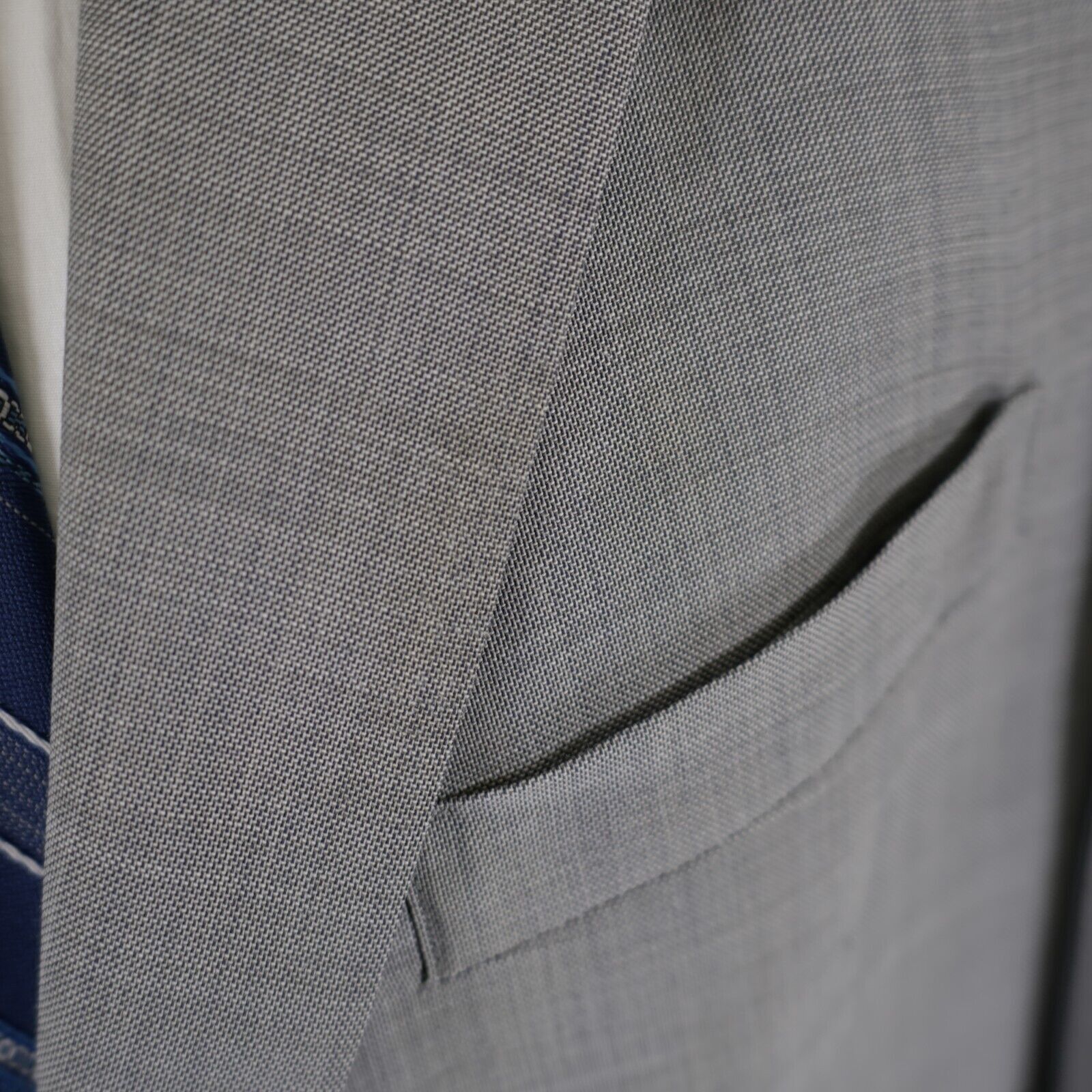 Tommy Hilfiger DAMAGED Tommy Hilfiger Wool Gray Sharkskin 42R 2 Button Blaz Size 42R - 2 Thumbnail