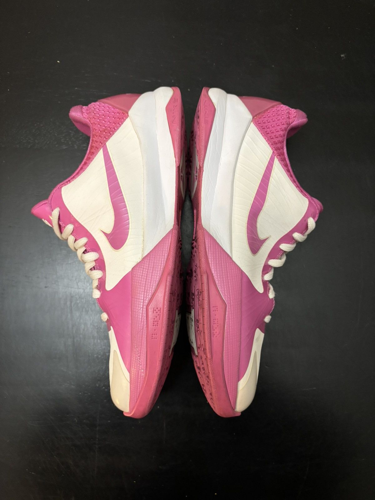 Nike Nike Kobe 5 Think Pink GS Size US 6.5 / EU 39-40 - 4 Thumbnail