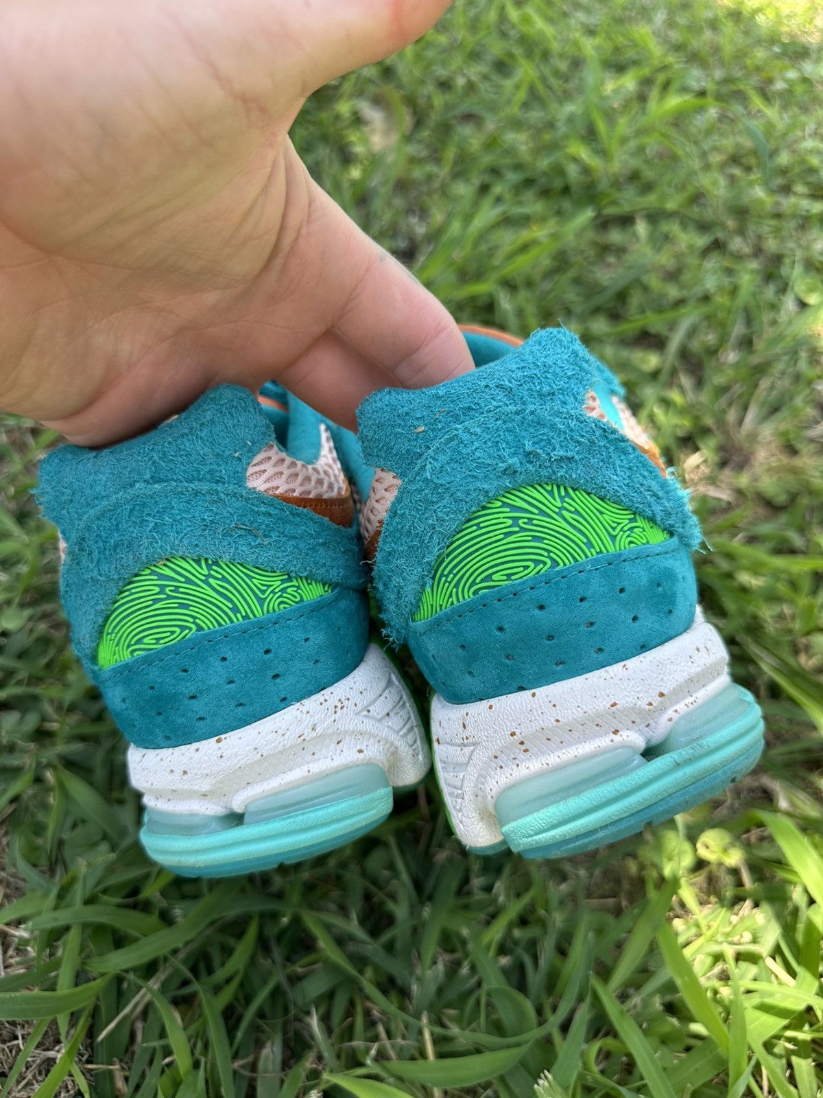 New Balance New Balance “Water be the guide” Salehe Bembury Size US 10.5 / EU 43-44 - 6 Thumbnail