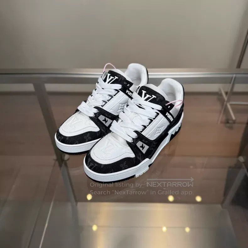 Louis Vuitton Trainer's new black and white denim shoes