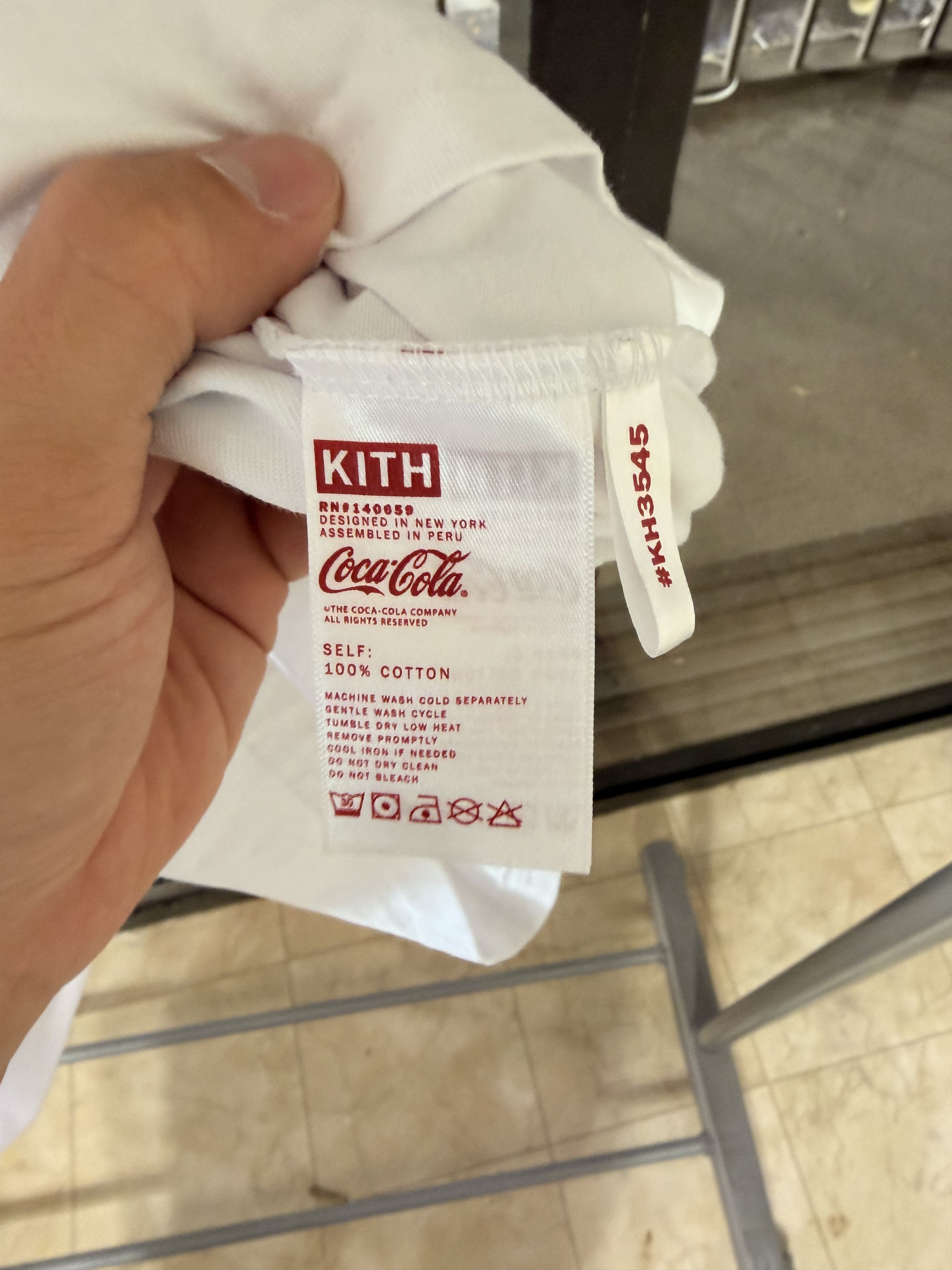 Coca Cola × Kith Kith Coca Cola Longsleeve T-Shirt Size S Size US S / EU 44-46 / 1 - 6 Thumbnail