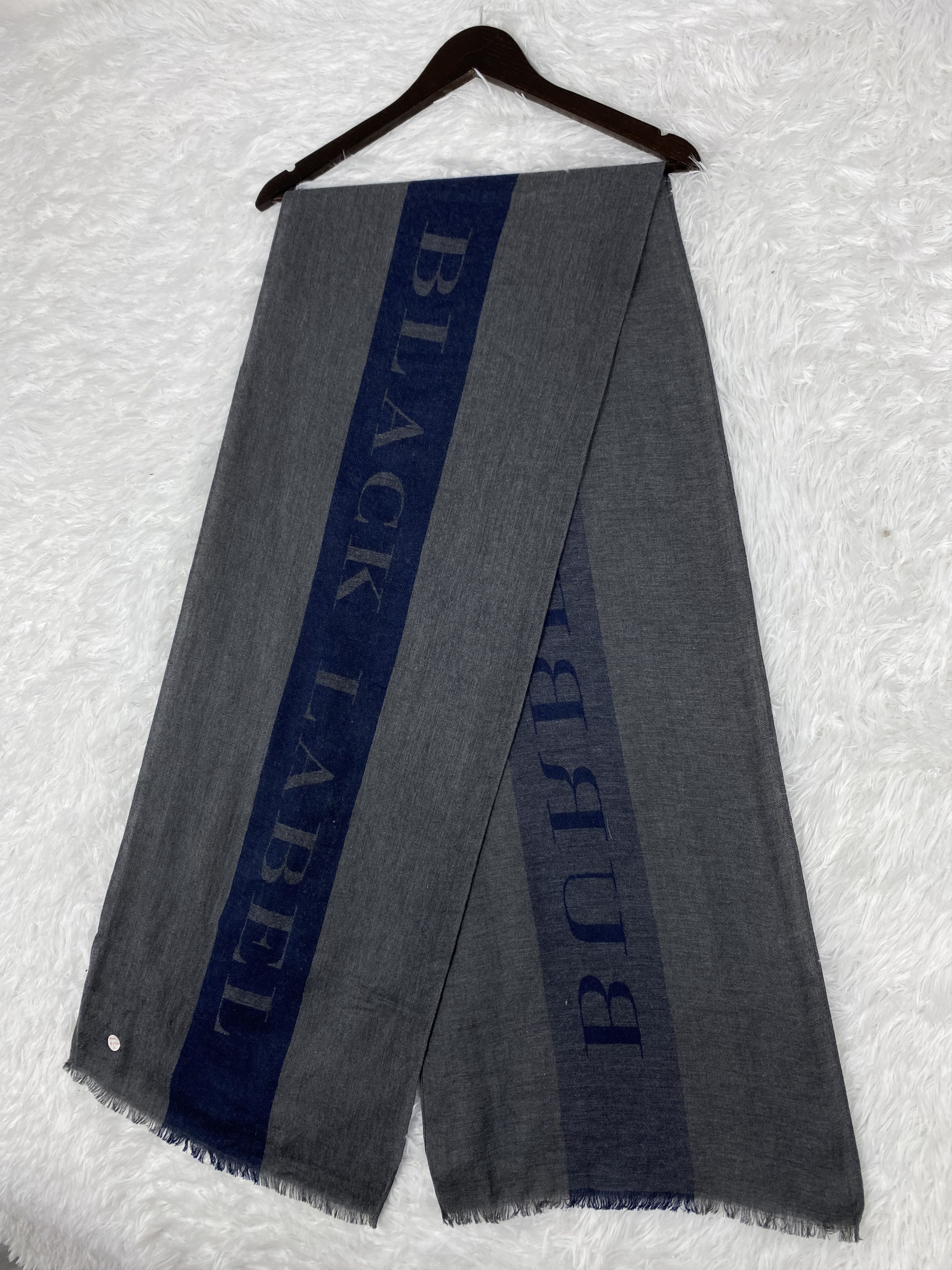 Burberry Vintage Burberry Scarf / Muffler Neckwear PM0162 Size ONE SIZE - 2 Thumbnail