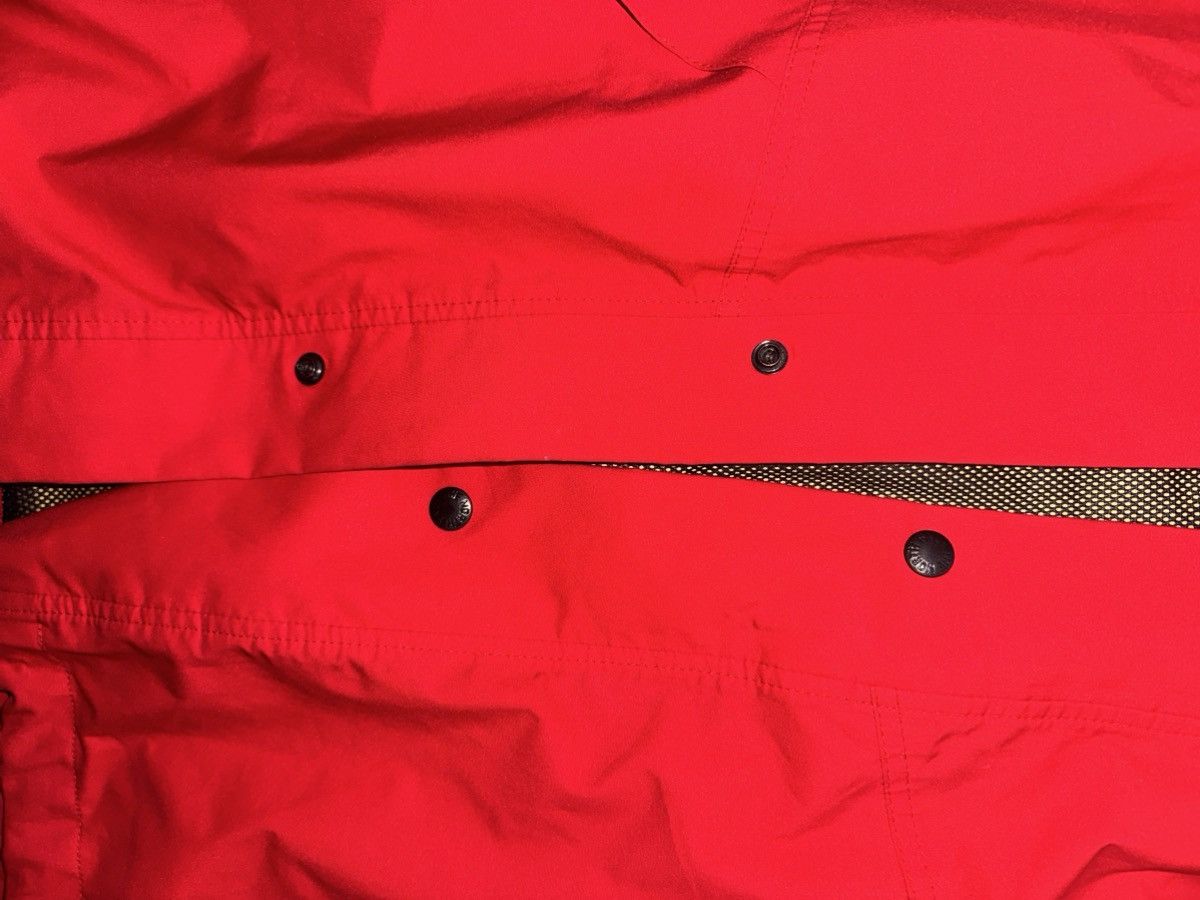 The North Face The North Face Red Hooded Adjustable Jacket Men's Gor-Tex Size US L / EU 52-54 / 3 - 4 Thumbnail