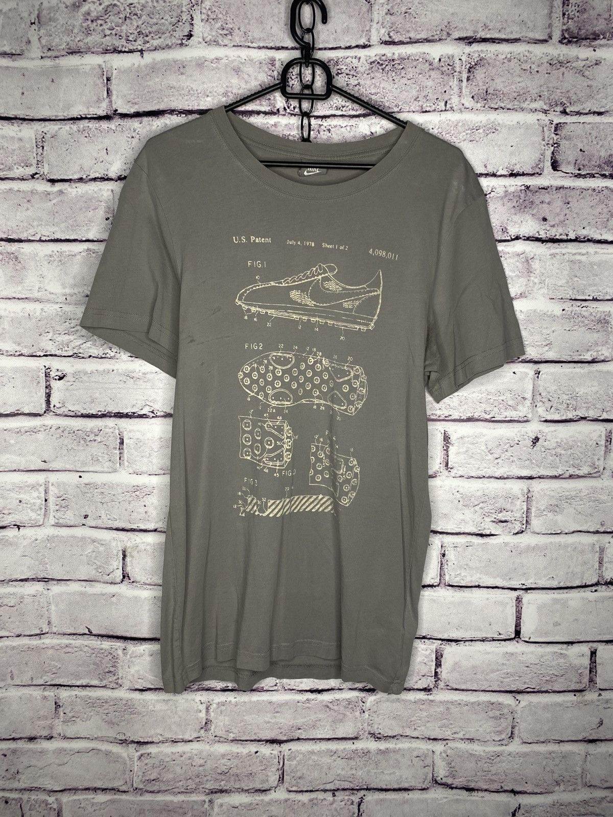Nike Mens Vintage Nike T-Shirt big logo tee streetwear Size US S / EU 44-46 / 1 - 1 Thumbnail