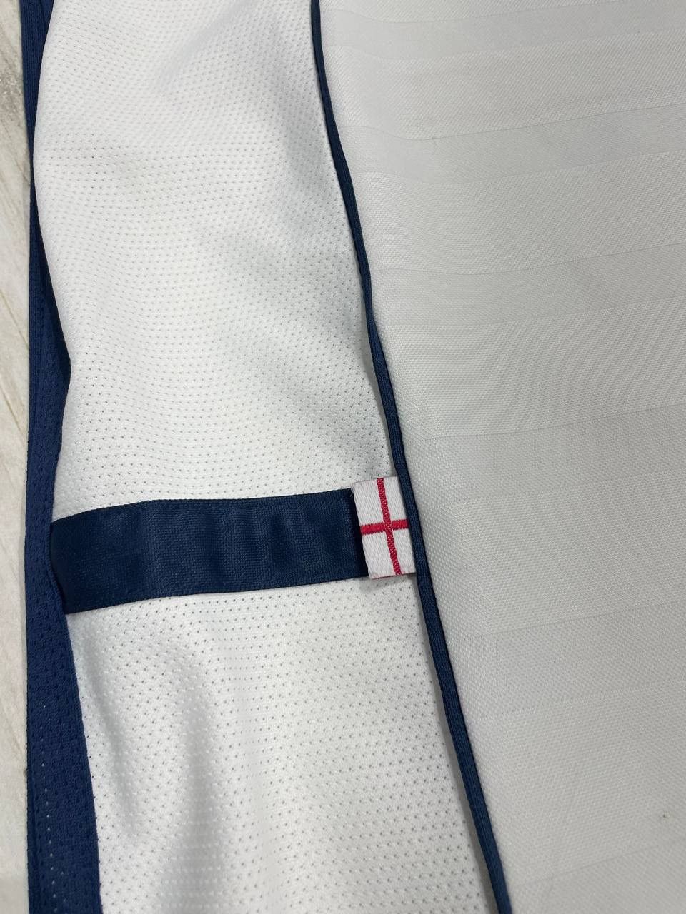 Umbro England 2001 2003 Beckham #7 Home Shirt Soccer Jersey Size US XXL / EU 58 / 5 - 17 Thumbnail