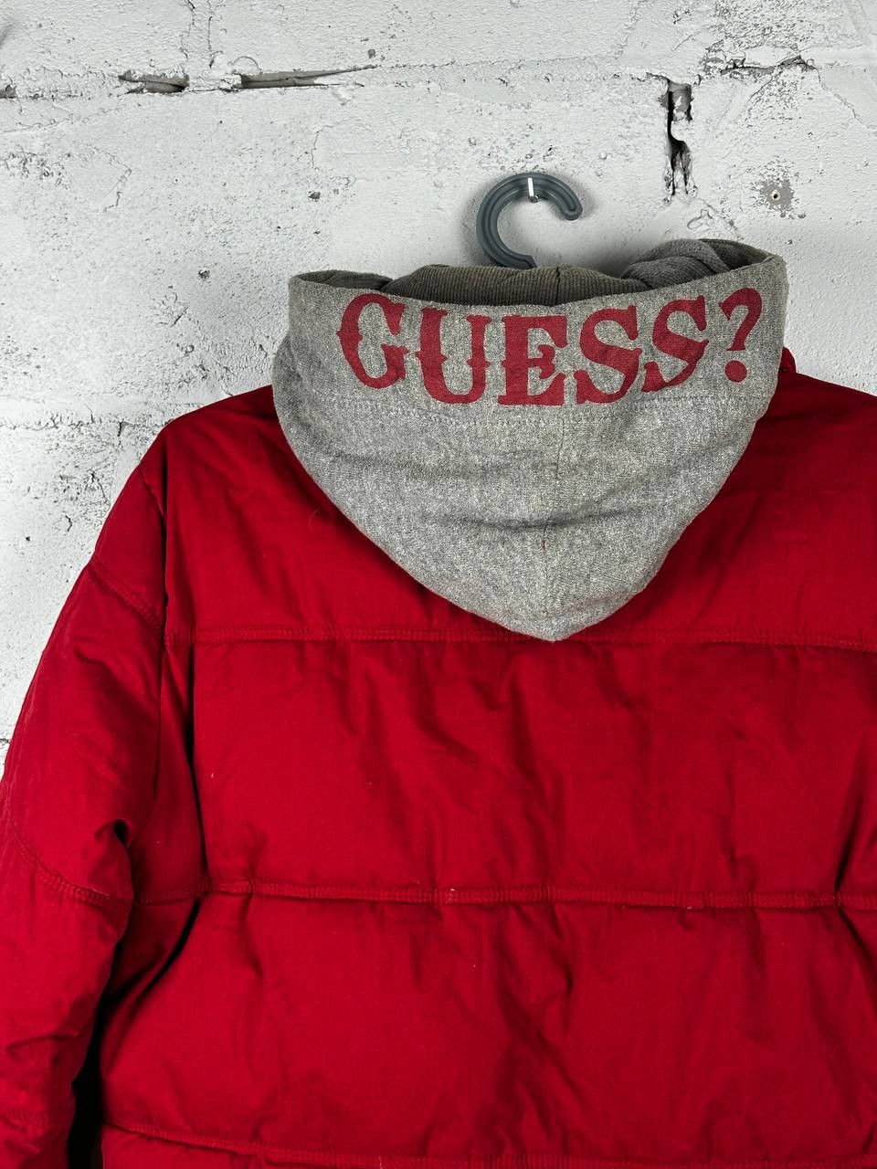 Guess × Vintage Vintage GUESS Red Hooded Puff Down Jacket Size XL Size US XL / EU 56 / 4 - 10 Thumbnail