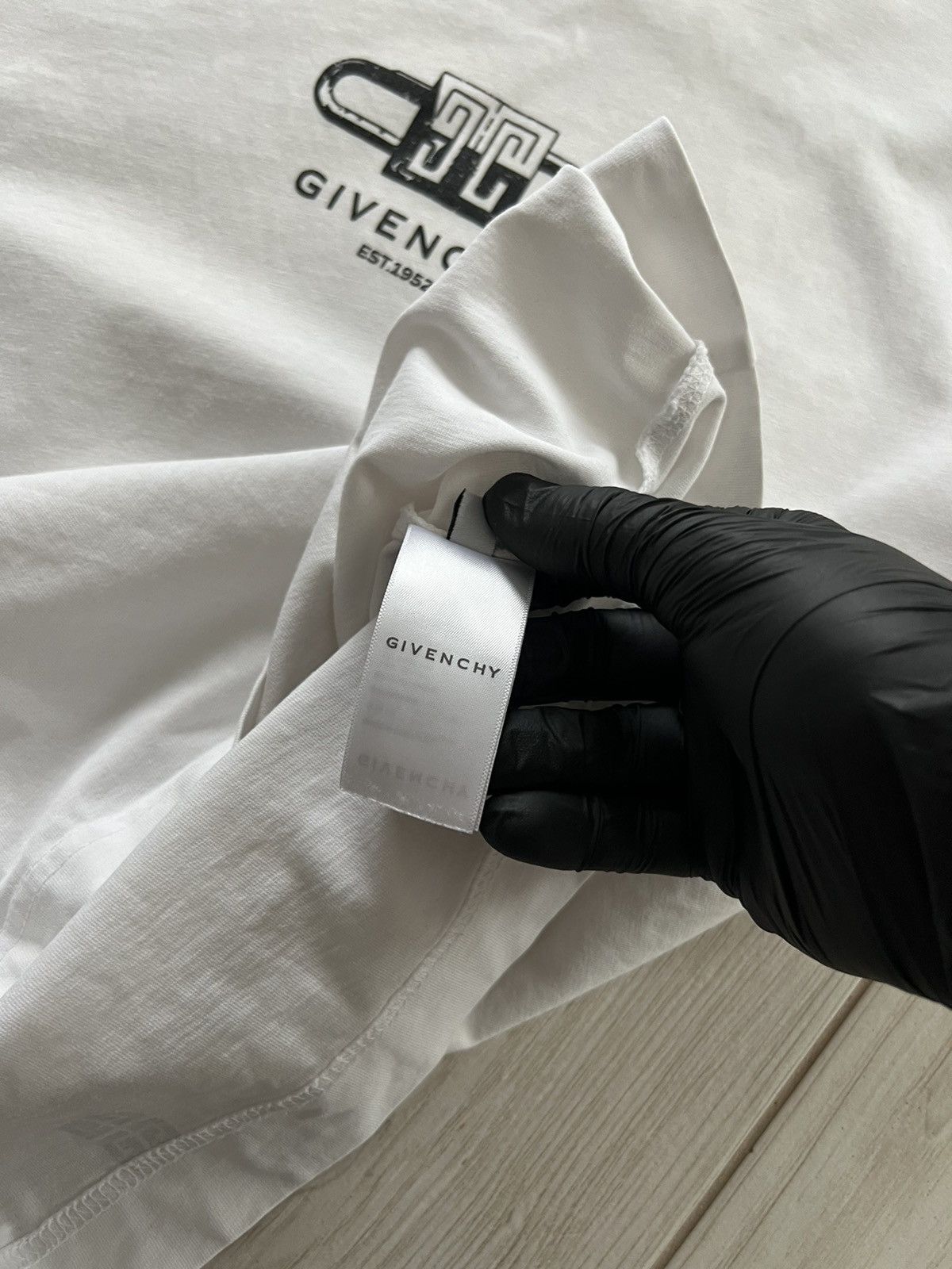 Givenchy GIVENCHY WHITE T SHIRT Size US S / EU 44-46 / 1 - 8 Thumbnail
