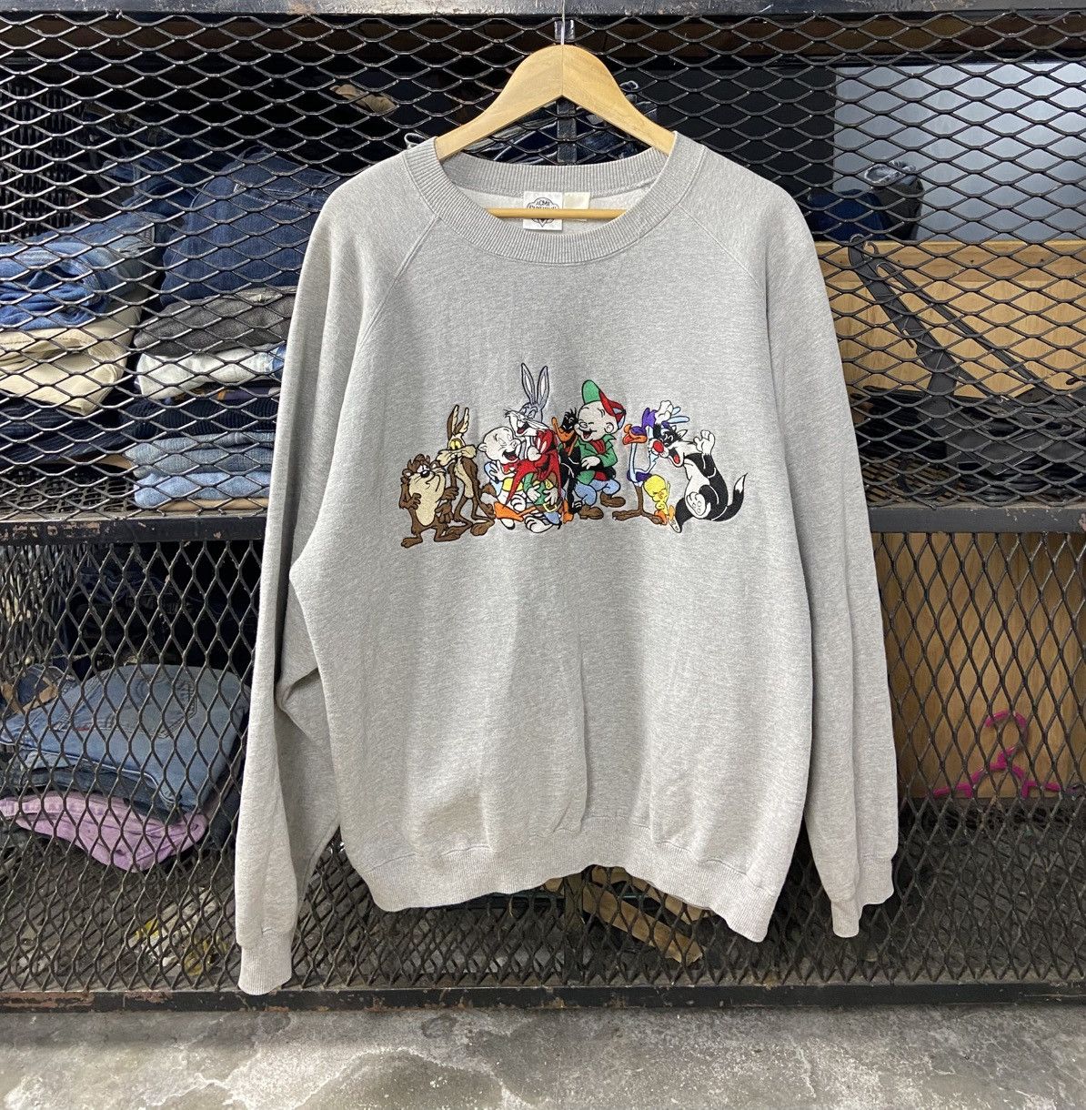 Other × Vintage × Warner Bros Vintage 1992 Warner Bros Cartoon Sweatshirt Size US L / EU 52-54 / 3 - 1 Thumbnail