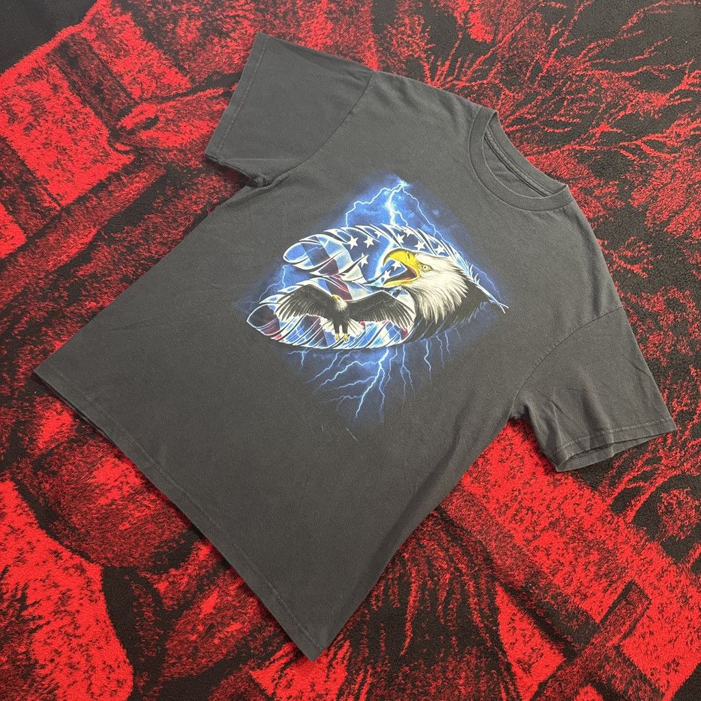 Vintage Vintage 2000s Faded American Bald Eagle Lightning Tee Size US L / EU 52-54 / 3 - 1 Thumbnail