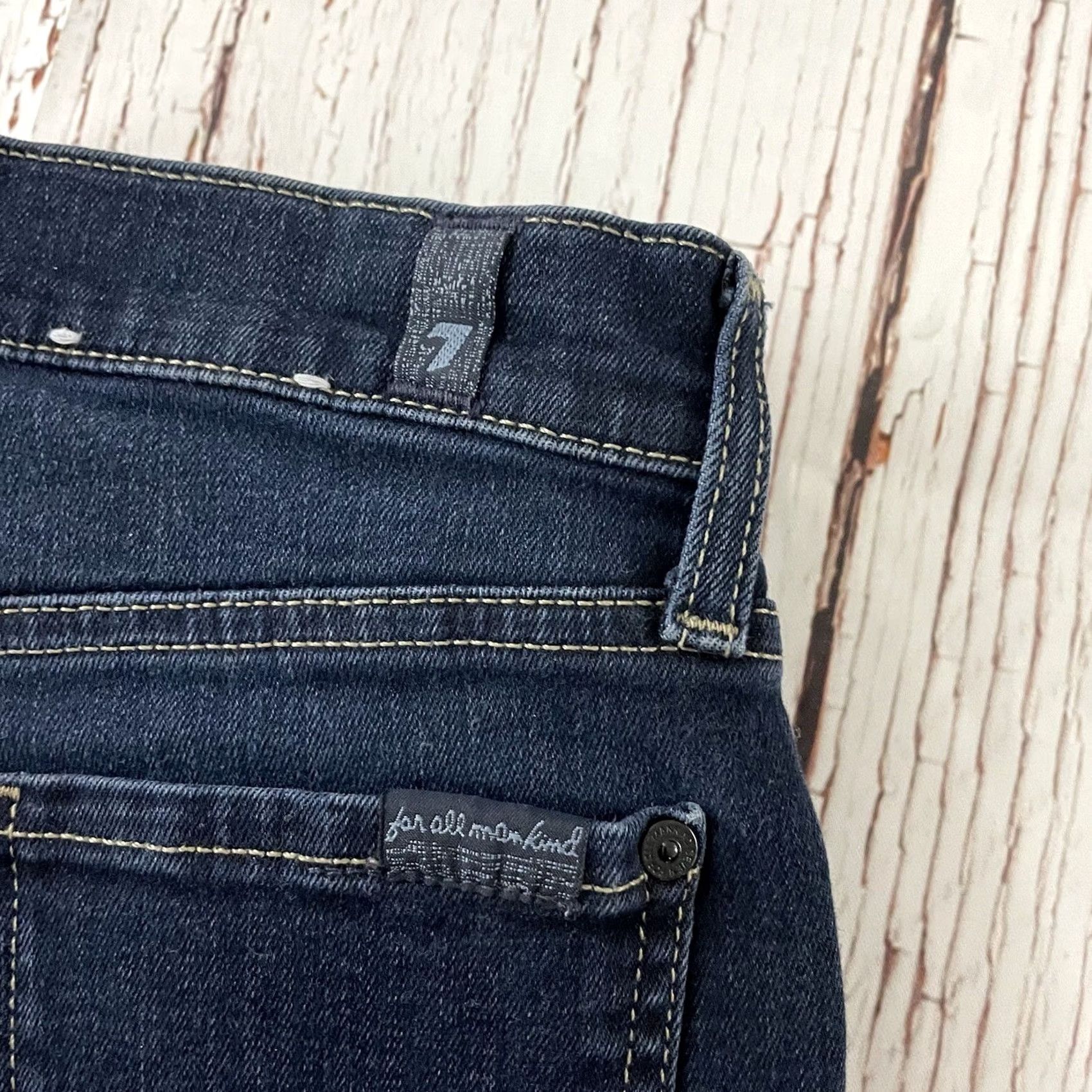 7 For All Mankind 7 For All Mankind Roxanne Dark Wash Jeans Blue 26 Womens Denim Straight Jeans Roxanne 7 For All Mankind 26 Dark Blue Womens Jeans Size 26" / US 2 / IT 38 - 2 Thumbnail