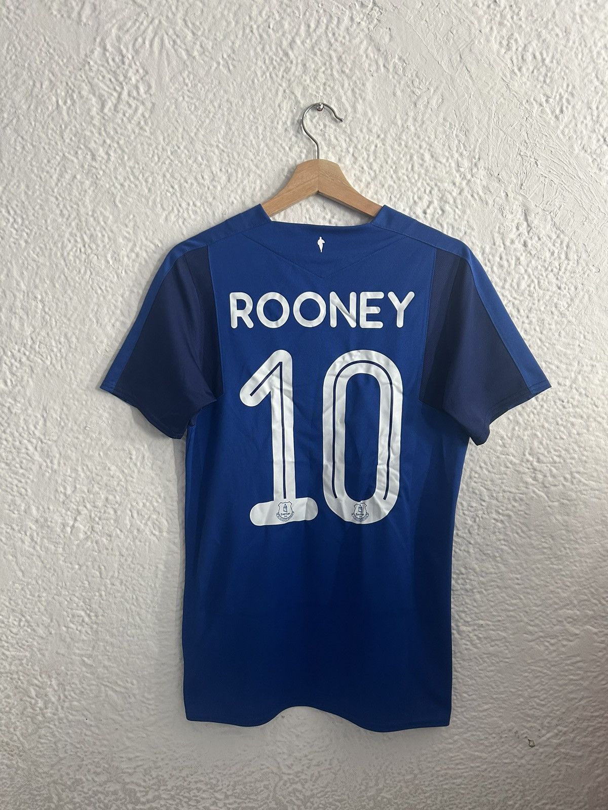 image of Soccer Jersey x Umbro 2017-18 Wayne Rooney Umbro Everton Home Kit in Blue, Men's (Size Small)