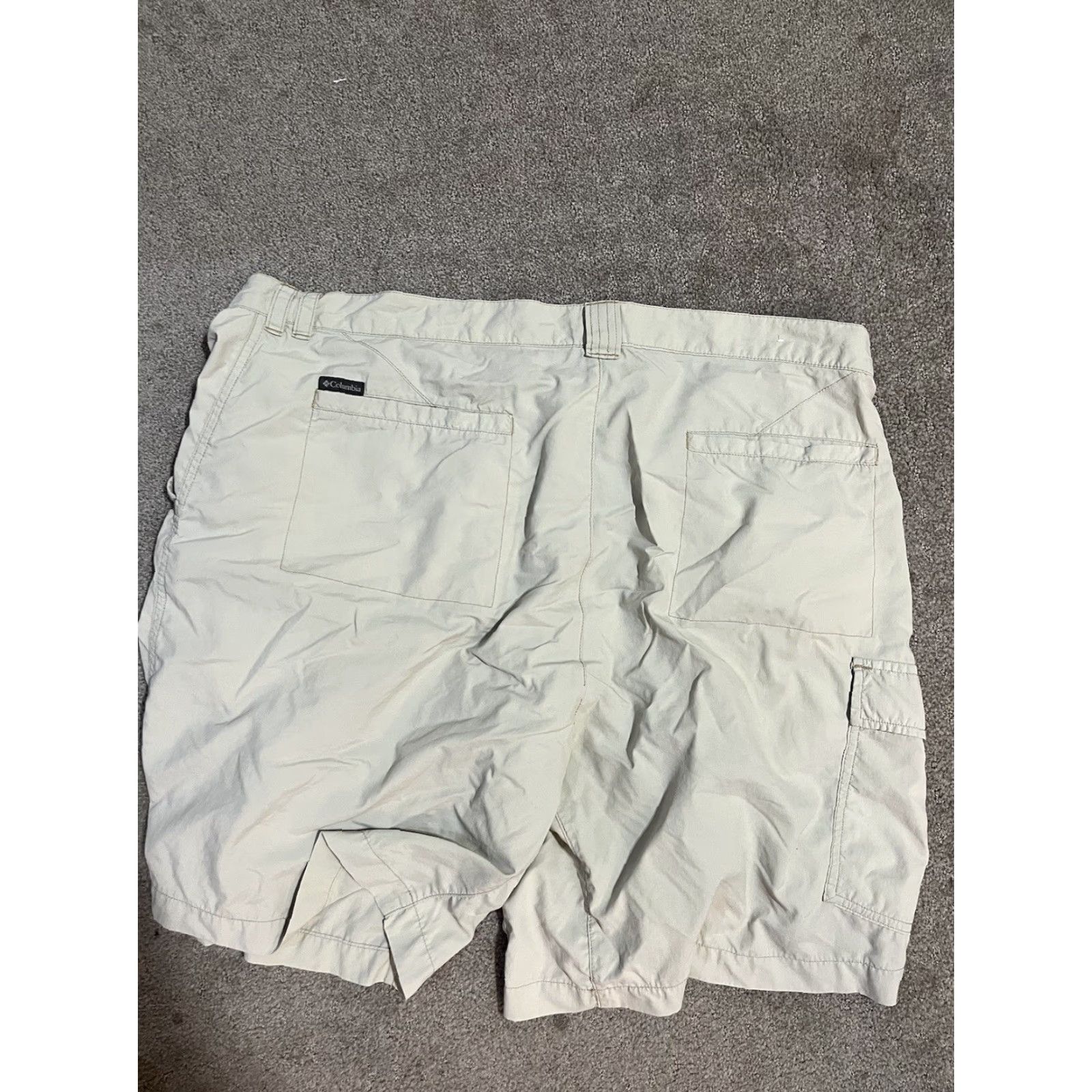 Vintage Columbia Shorts Mens 42x9 Beige Performance Omni Shield Fishing Zip Pocket Shirt? Size US 42 / EU 58 - 2 Thumbnail