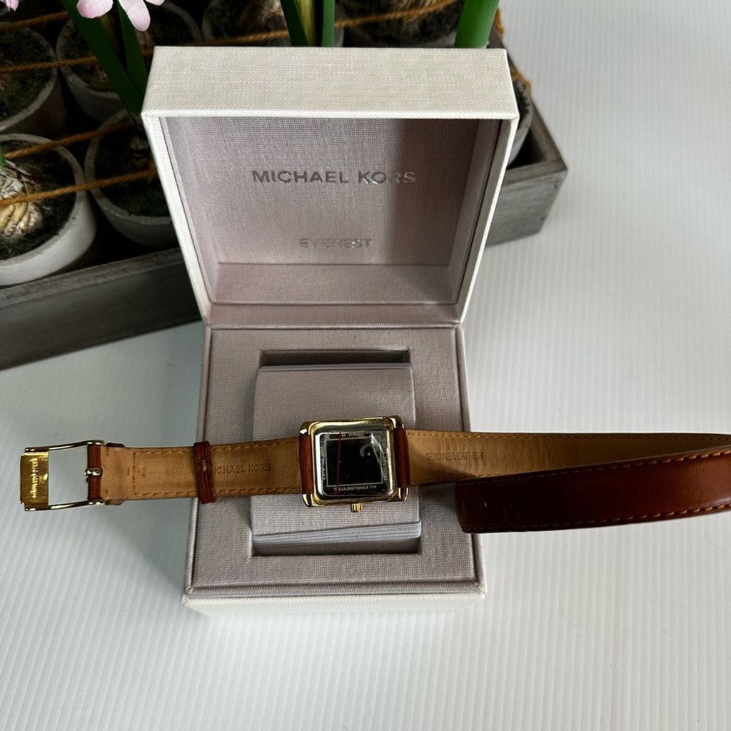 Michael Kors Michael Kors with double tan leather bands Size ONE SIZE - 4 Thumbnail