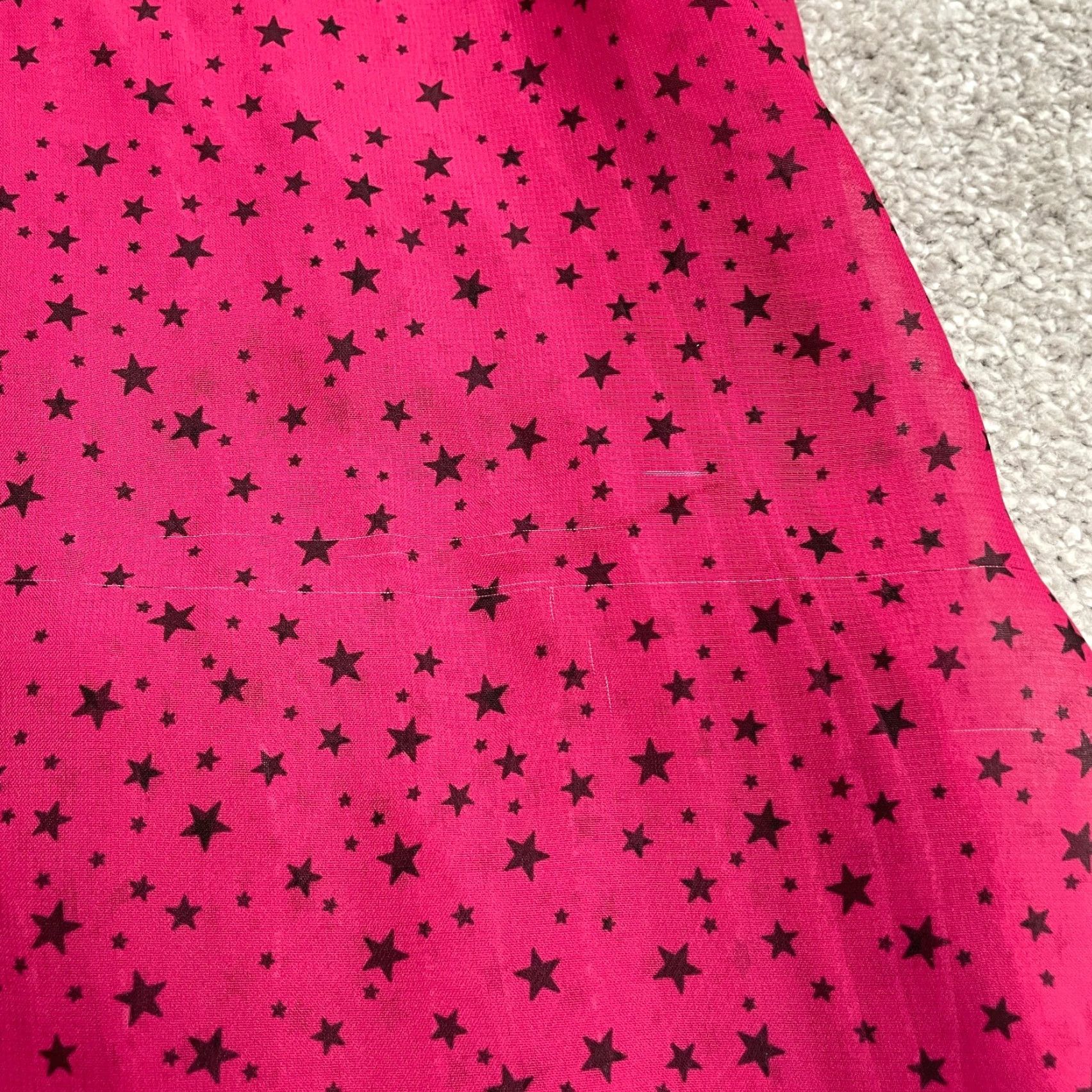 Pinko Eyeshadow Shirt Womens Large Pink Stars Button Down Pleated Sheer Hi-Lo Casual Sleeveless, Regular Fit, Color Pink, Polyester, Button, Chiffon, Lazy? Size L / US 10 / IT 46 - 5 Thumbnail