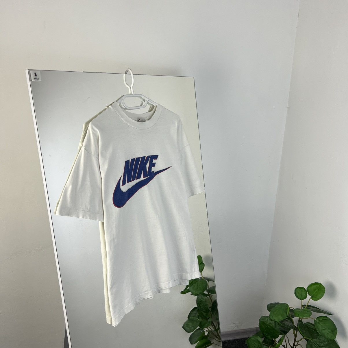 Nike Vintage Y2K Nike Big Logo Distressed Oversized T-Shirt Size US M / EU 48-50 / 2 - 1 Thumbnail