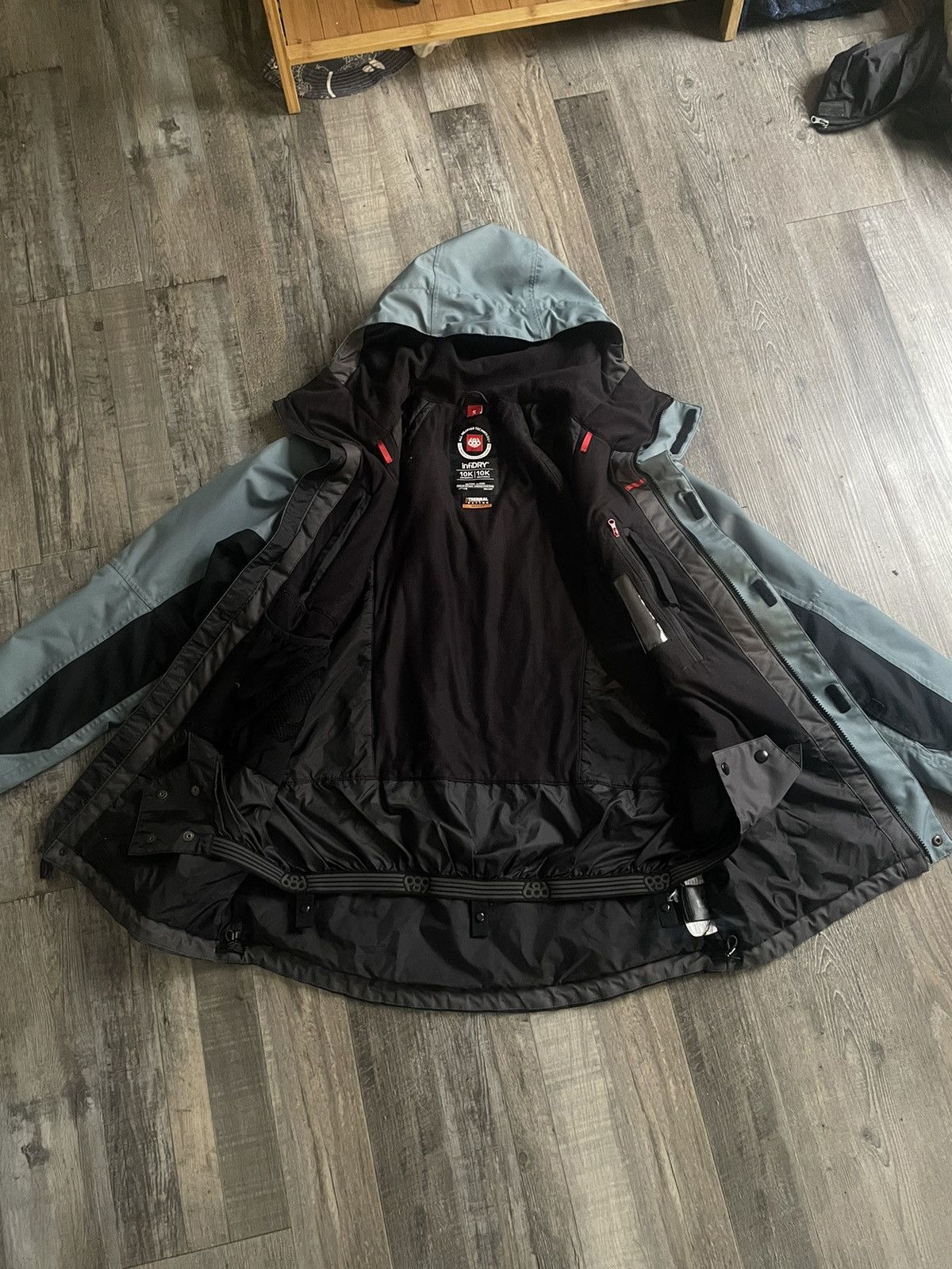 686’s Men’s Geo Insulated Jacket Blue