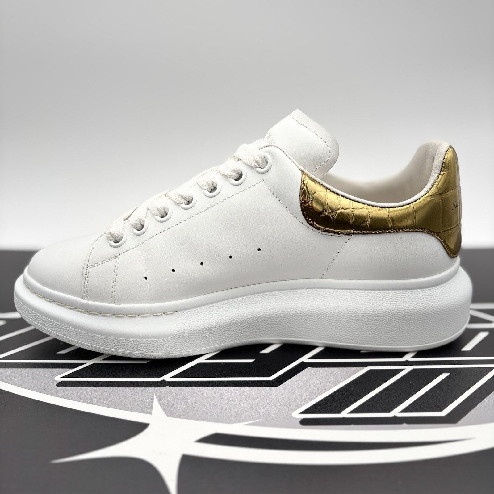 Alexander McQueen Alexander McQueen Oversized ' Gold Crocodile ' | GREAT COND! Size US 8.5 / EU 41-42 - 4 Thumbnail