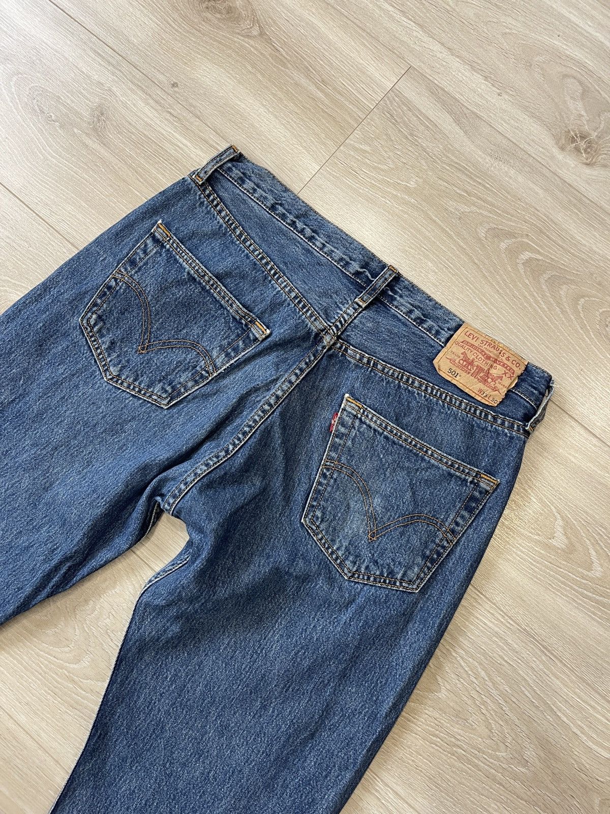 Levi's Vintage Levi’s 501 Original Fit Jeans Men’s W33 L30 Blue Size US 33 - 4 Thumbnail