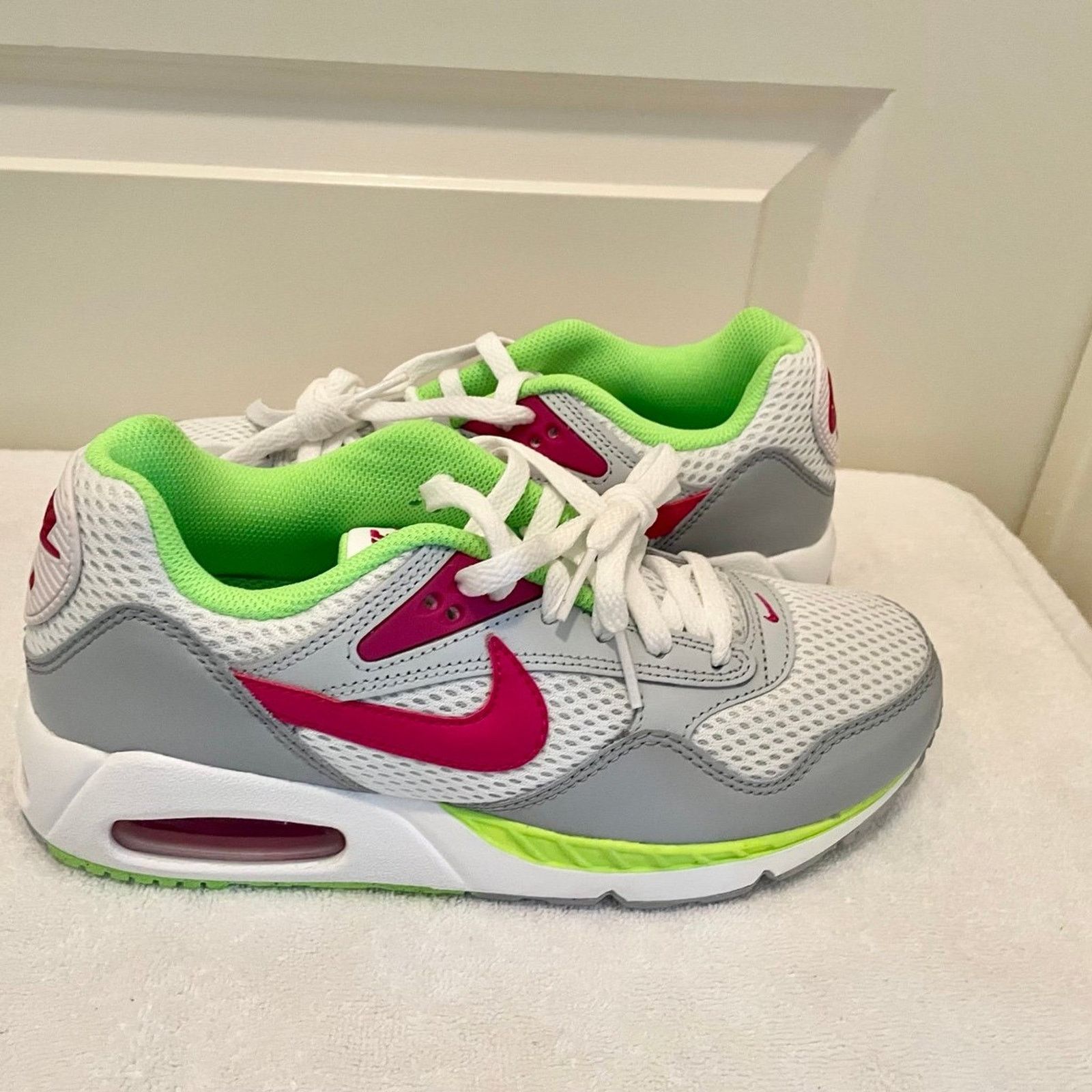 Nike Nike Air Max Sneaker - Women’s Size 7.5 Size US 7.5 / IT 37.5 - 2 Thumbnail