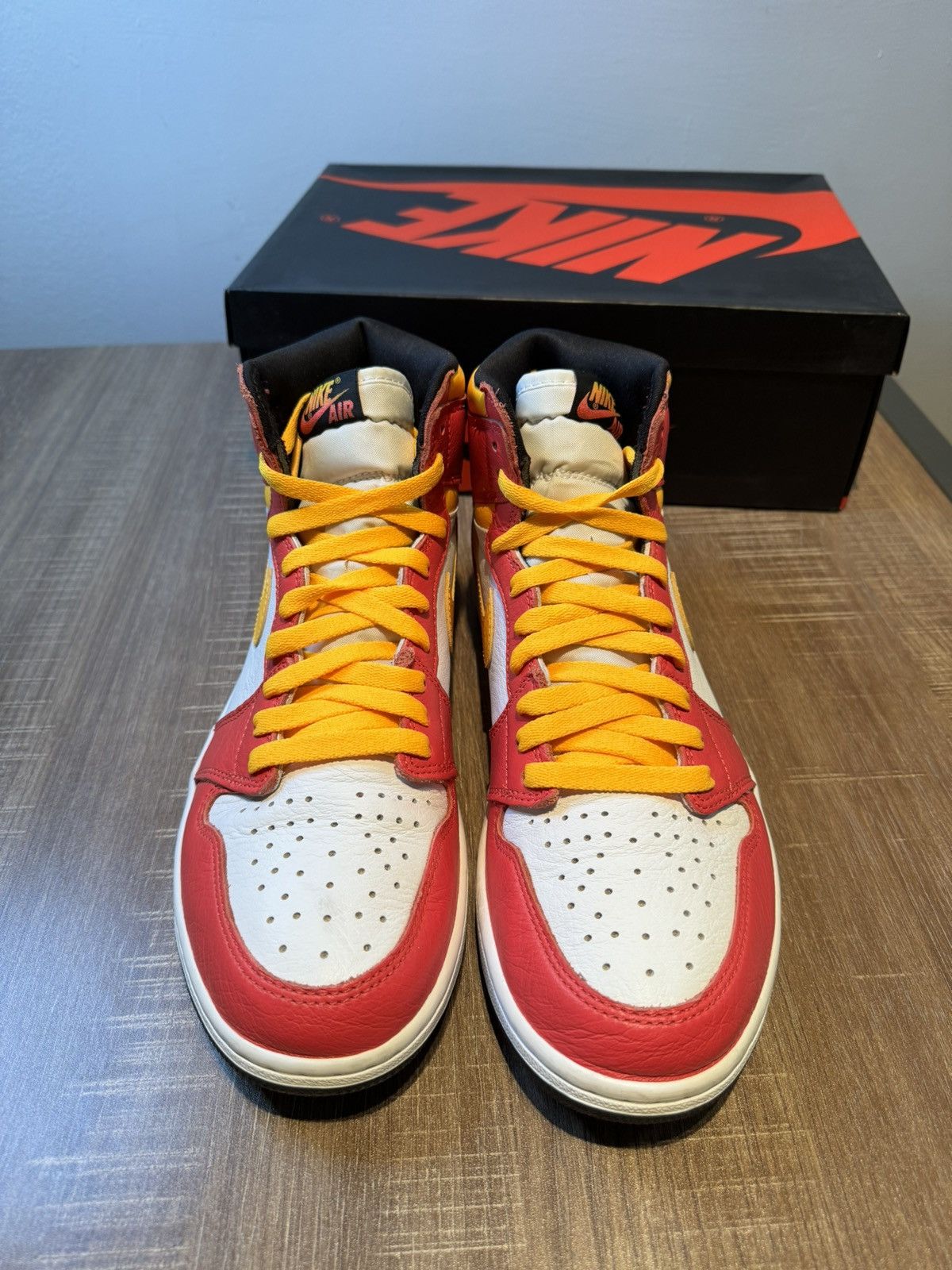 Jordan Brand Size 10.5 - Jordan 1 Retro High OG Fusion Red Worn Once Size US 10.5 / EU 43-44 - 3 Thumbnail