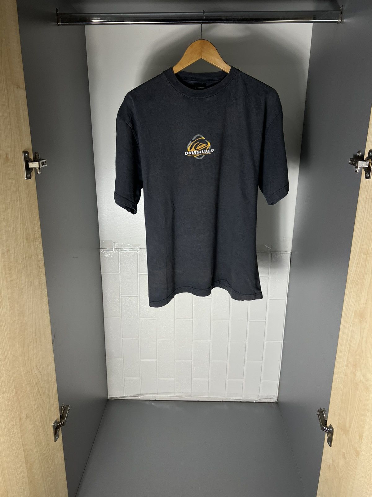 Quiksilver VINTAGE QUIKSILVER RETRO T-SHIRT SURF SKATEBOARD Y2K 90s Size US L / EU 52-54 / 3 - 6 Thumbnail