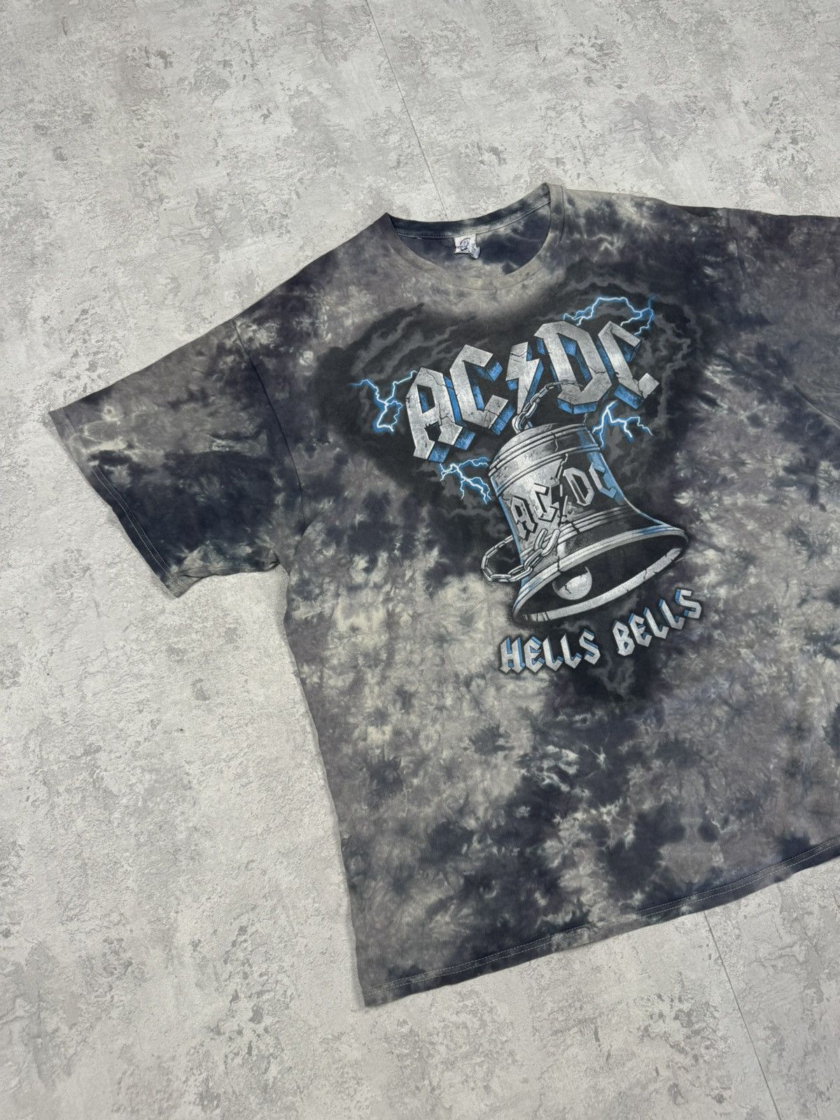 AC/DC Vintage AC/DC Hells Bells T-Shirt Big Logo Size XXL Size US XXL / EU 58 / 5 - 2 Thumbnail