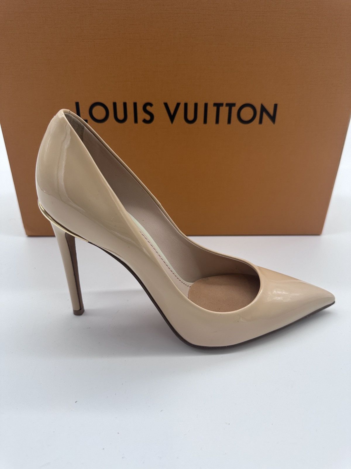 Louis Vuitton Louis Vuitton Patent Leather Heels 38.5LV 8.5 USA w dustbags Size US 8.5 / IT 38.5 - 1 Thumbnail