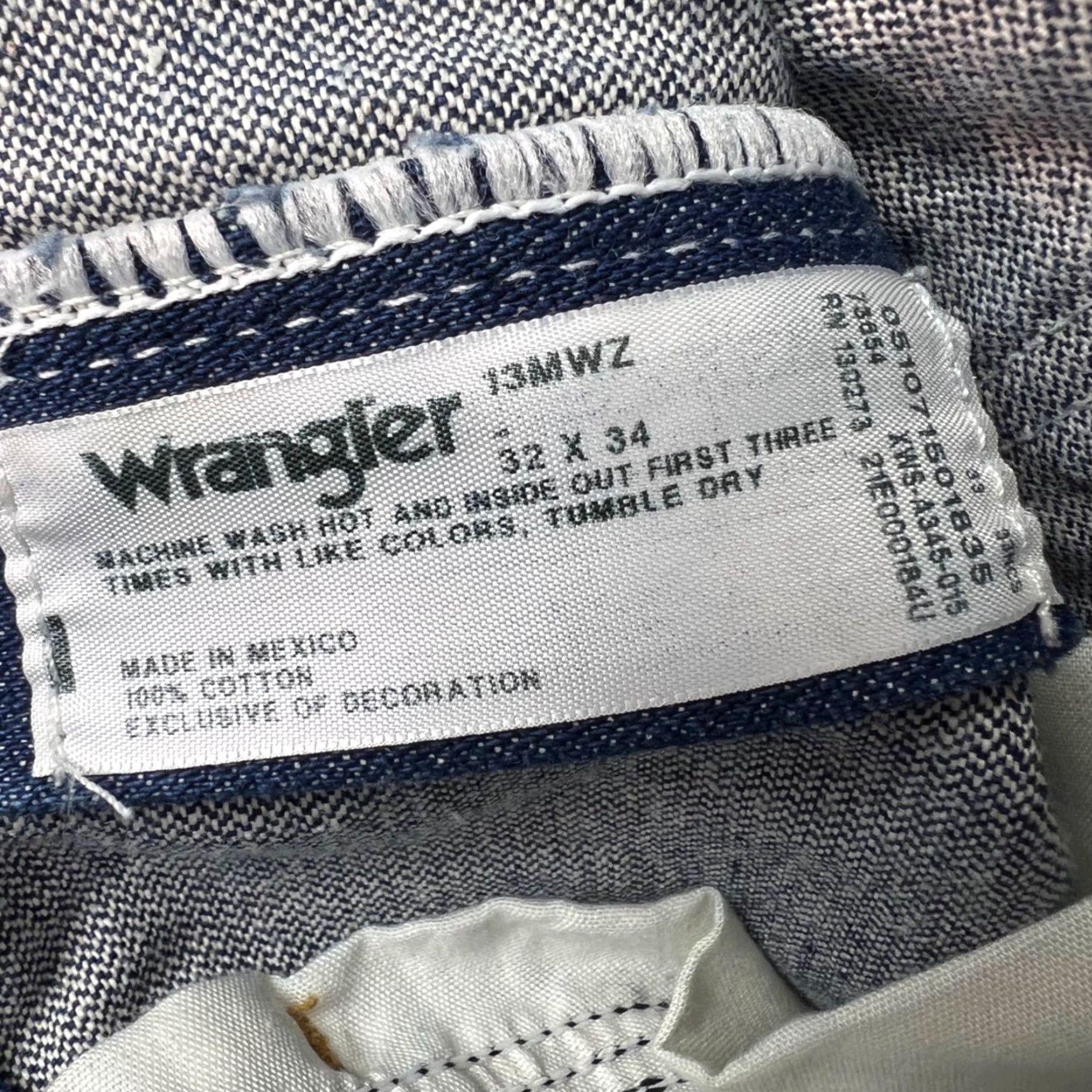 Wrangler Wrangler Mens Jeans 32x34 Blue Denim 5-Pocket Regular Fit Tapered Inseam 34 Vintage? No, 8/10 Logo Pocket Detail Size US 32 / EU 48 - 3 Thumbnail