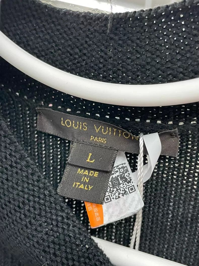 Louis Vuitton Louis Vuitton Black feather sleeve sweater Size L / US 10 / IT 46 - 9 Thumbnail