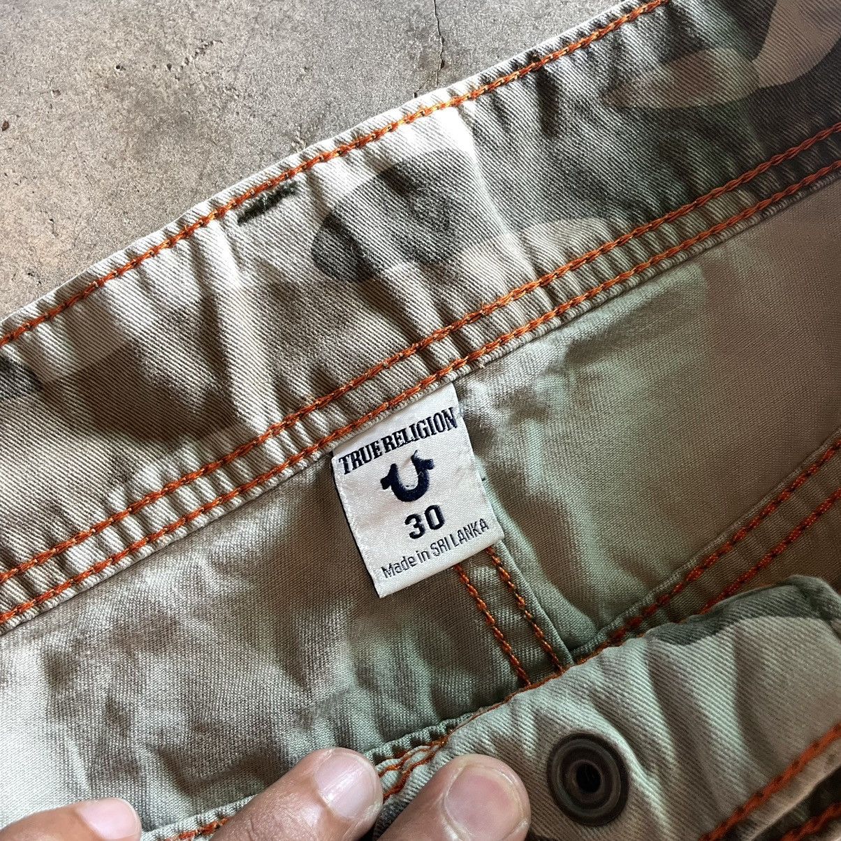 True Religion True Religion Camo Cargo Size US 34 / EU 50 - 2 Thumbnail