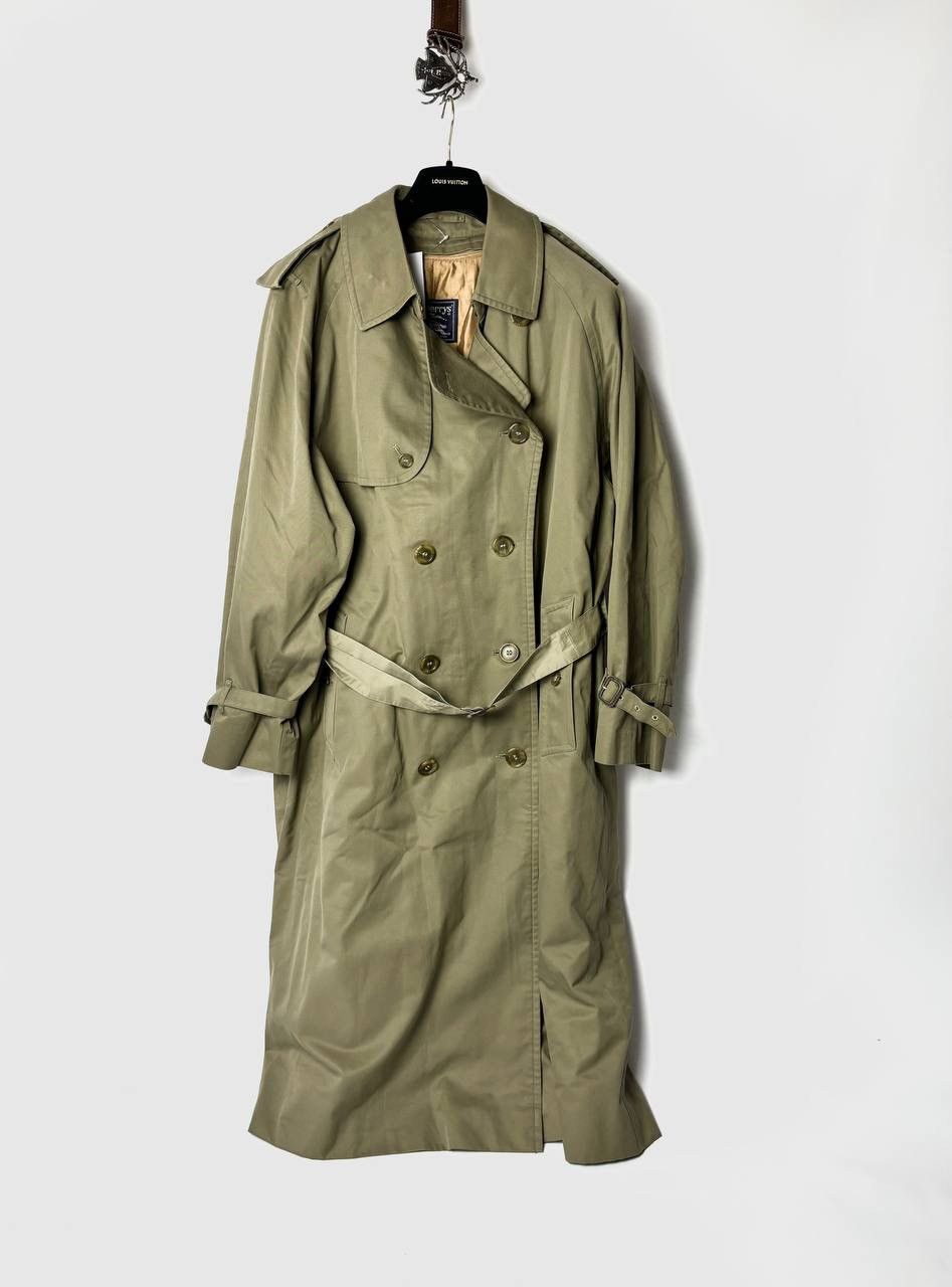 image of Burberry Trench Coat in Khaki, Men's (Size Large)