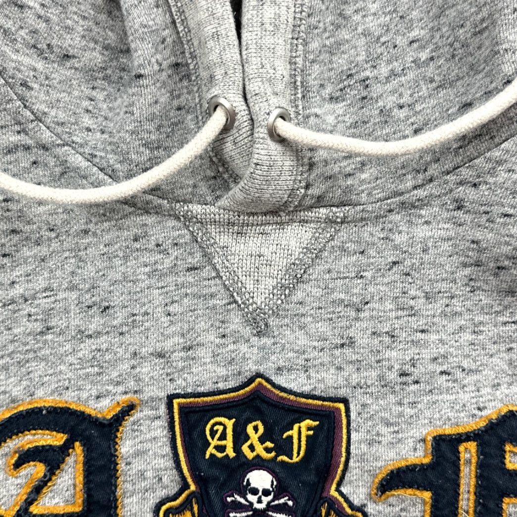 Abercrombie & Fitch VINTAGE Abercrombie & Fitch Hoodie Sweater Gray Skull Crossbones Y2K Adult SMALL, Pullover, Long Sleeve, Hooded, Regular Mens Size US S / EU 44-46 / 1 - 4 Thumbnail