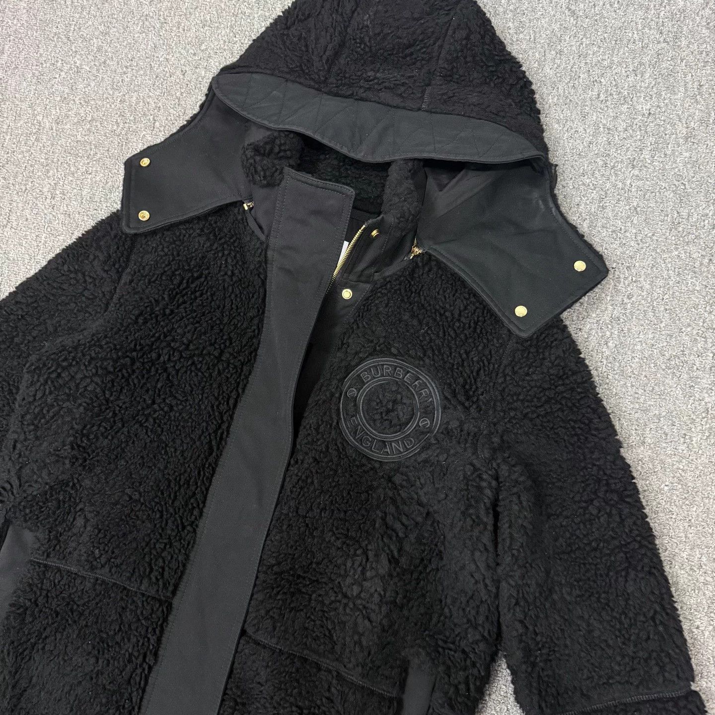 Burberry Burberry Black Colorblock Logo Lamb Wool Coat UK4 Size US XL / EU 56 / 4 - 3 Thumbnail
