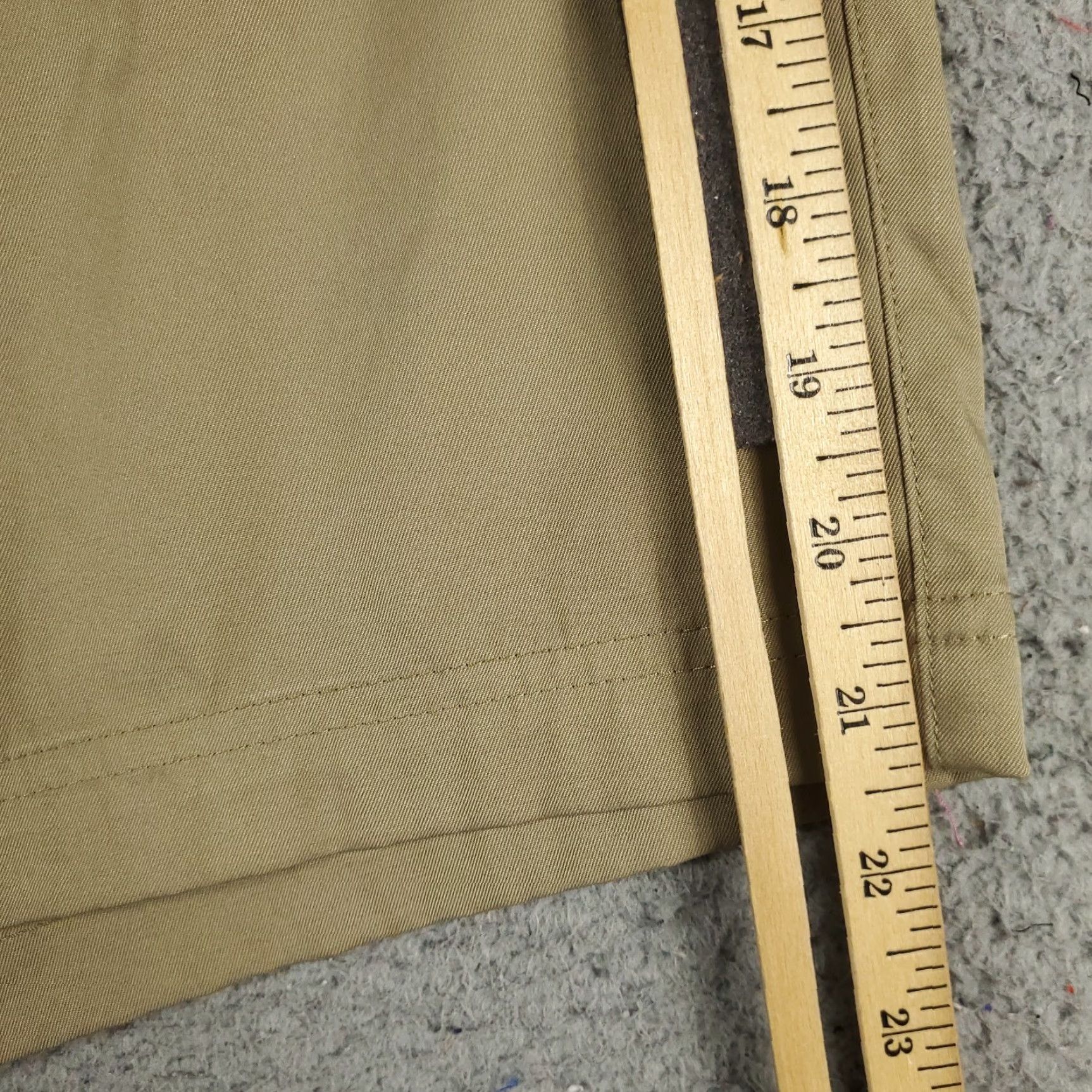 Nike Nike Shorts Mens Size 40 Beige Golf Dri Fit Casual Flat Front Chino Size US 40 / EU 56 - 5 Thumbnail