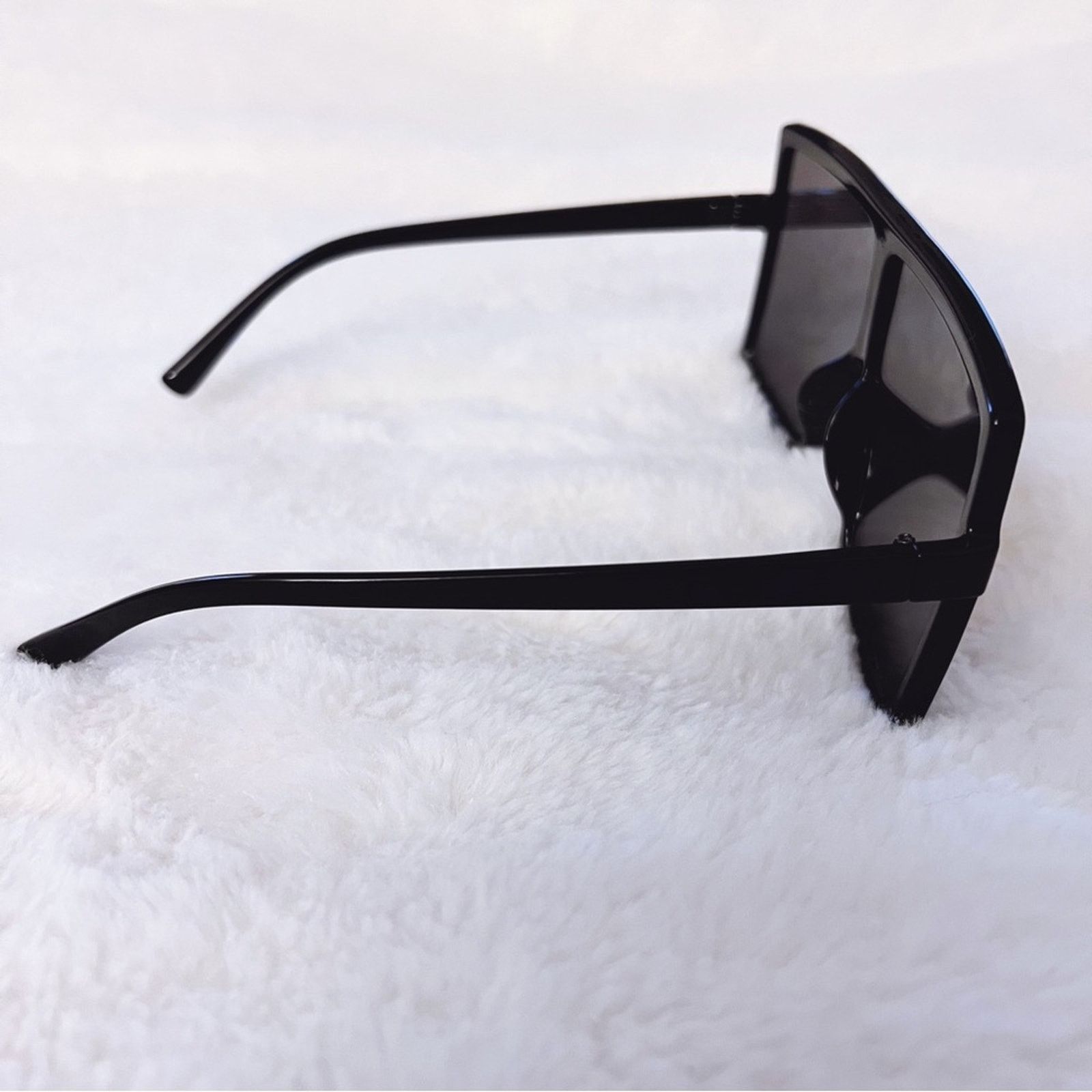 Other Ivonne Black & Mirrored Oversized Square Sunglasses Size ONE SIZE - 5 Thumbnail