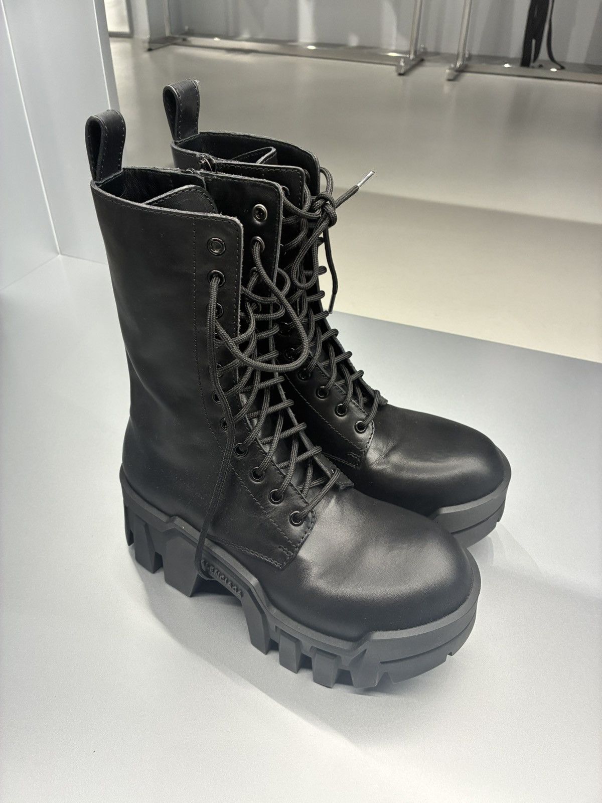 Balenciaga BALENCIAGA Bulldozer Lace-up Boots Size US 8 / EU 41 - 2 Thumbnail