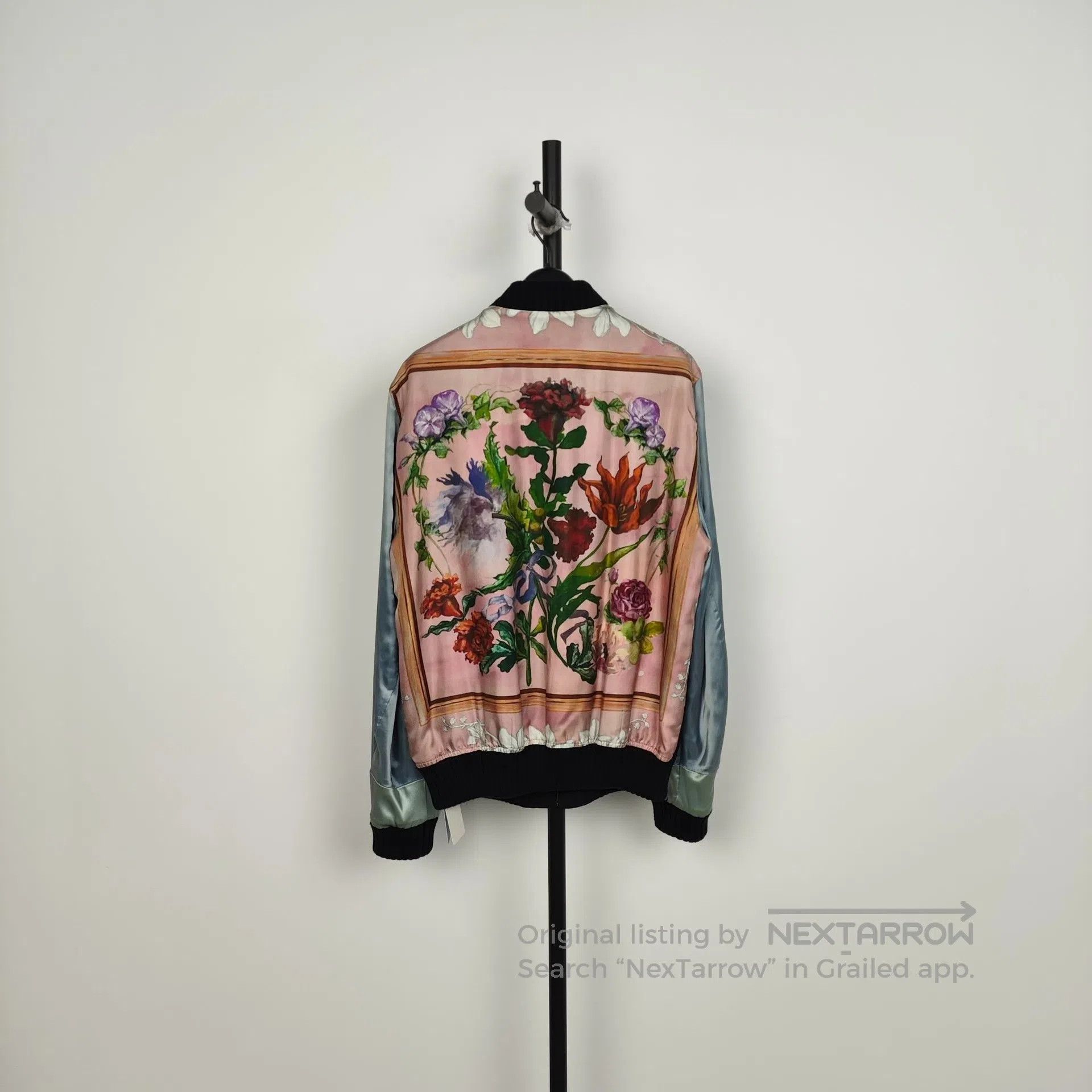 Gucci Guicci Blue and black mixed color back floral silk print z Size US M / EU 48-50 / 2 - 2 Thumbnail