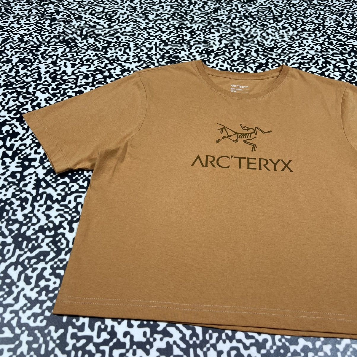 Arc'teryx Vintage Y2K Arcteryx Big Logo Outdoor Style Cropped T-shirt Size L / US 10 / IT 46 - 6 Thumbnail