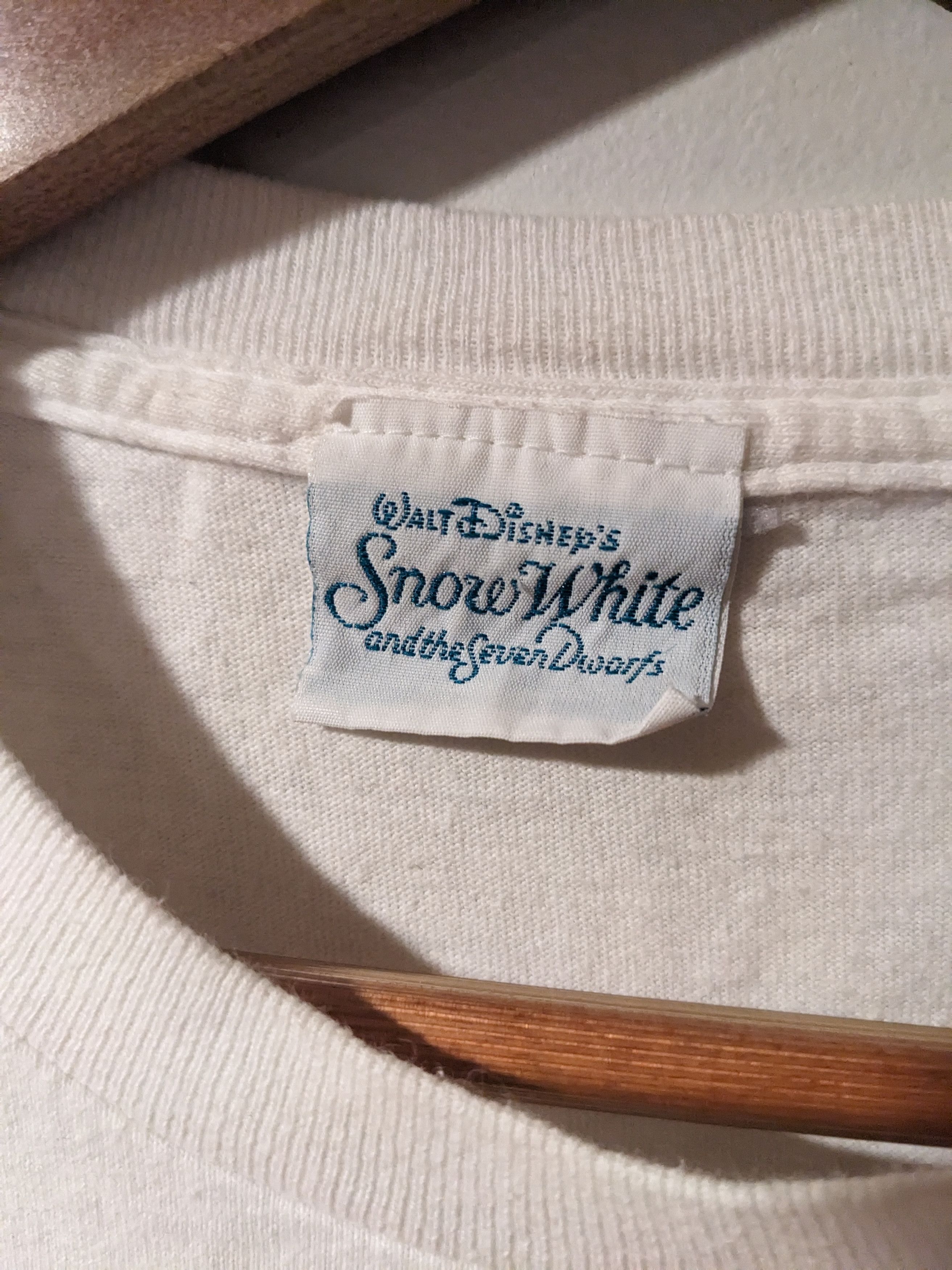 Disney × Vintage Vintage 90s Disney Snow White and the Seven Dwarfs T-Shirt Size US S / EU 44-46 / 1 - 3 Thumbnail