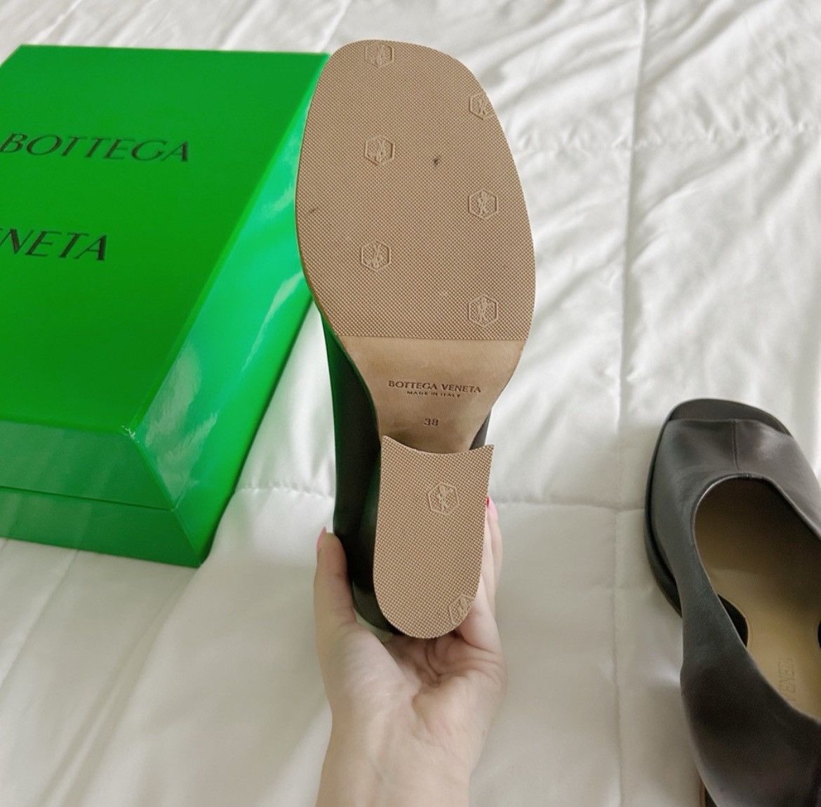Bottega Veneta NWT Bottega Veneta Leather Angle Heel Pumps Size US 7 / IT 37 - 5 Thumbnail