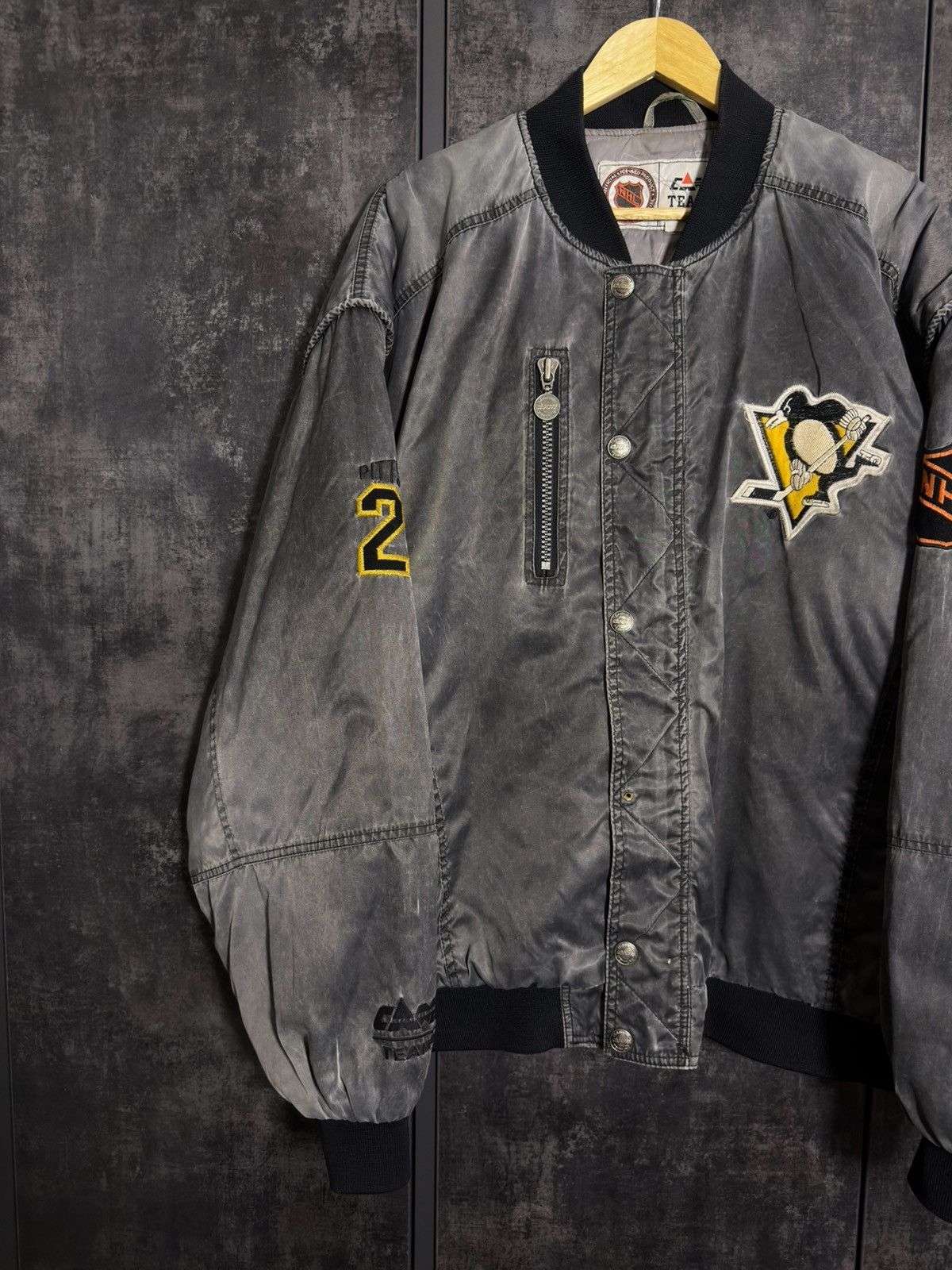 Other Vintage 90s NHL Pittsburgh Penguins Bomber Jacket Supreme Size US XL / EU 56 / 4 - 4 Thumbnail