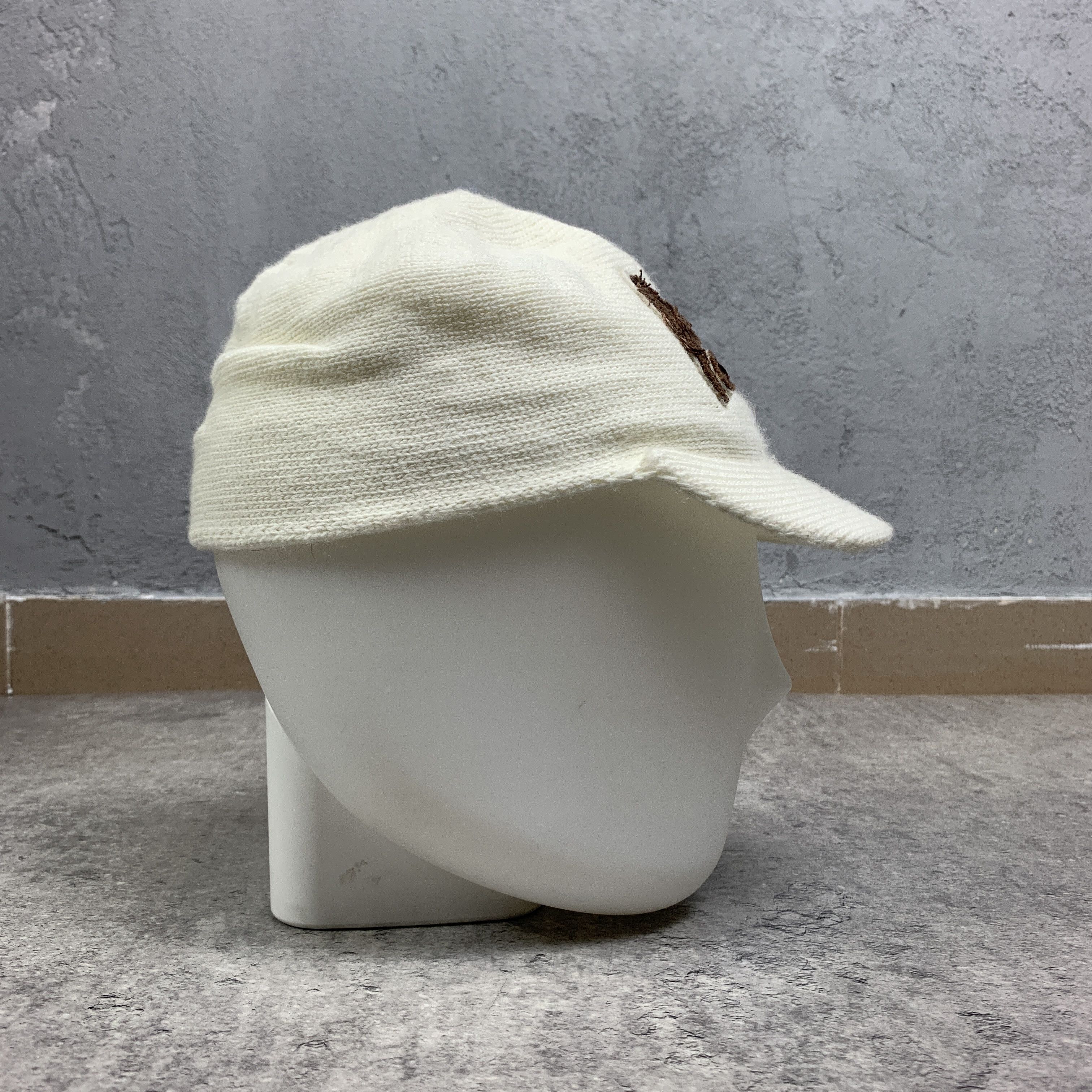 Abercrombie & Fitch Abercrombie & Fitch white snow hat Size ONE SIZE - 4 Thumbnail