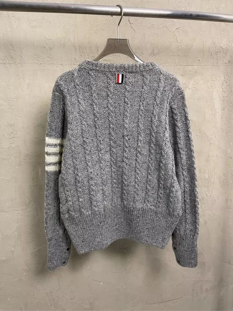 Thom Browne Thom browne Gray four-striped wool horsehair round-neck swe Size US L / EU 52-54 / 3 - 2 Thumbnail