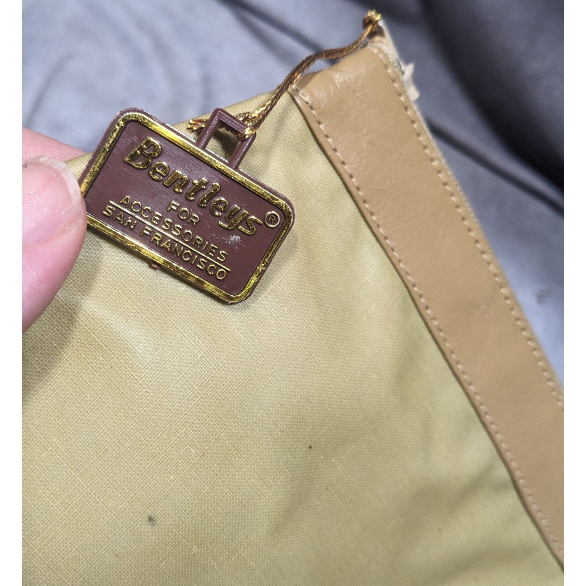 Other Vintage Bentley's For Accessories San Francisco Tan Elephant Size ONE SIZE - 8 Thumbnail